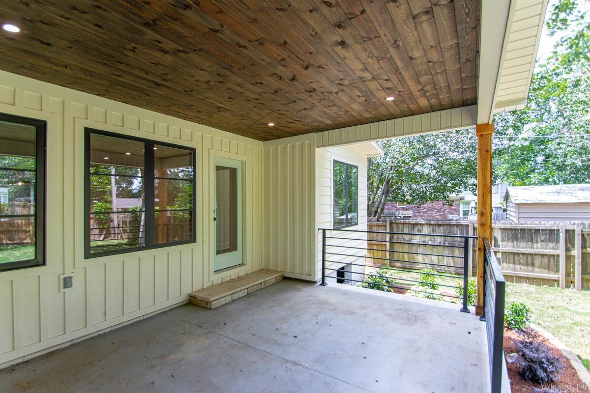 6208 Kenwood Rd Property Photo 40