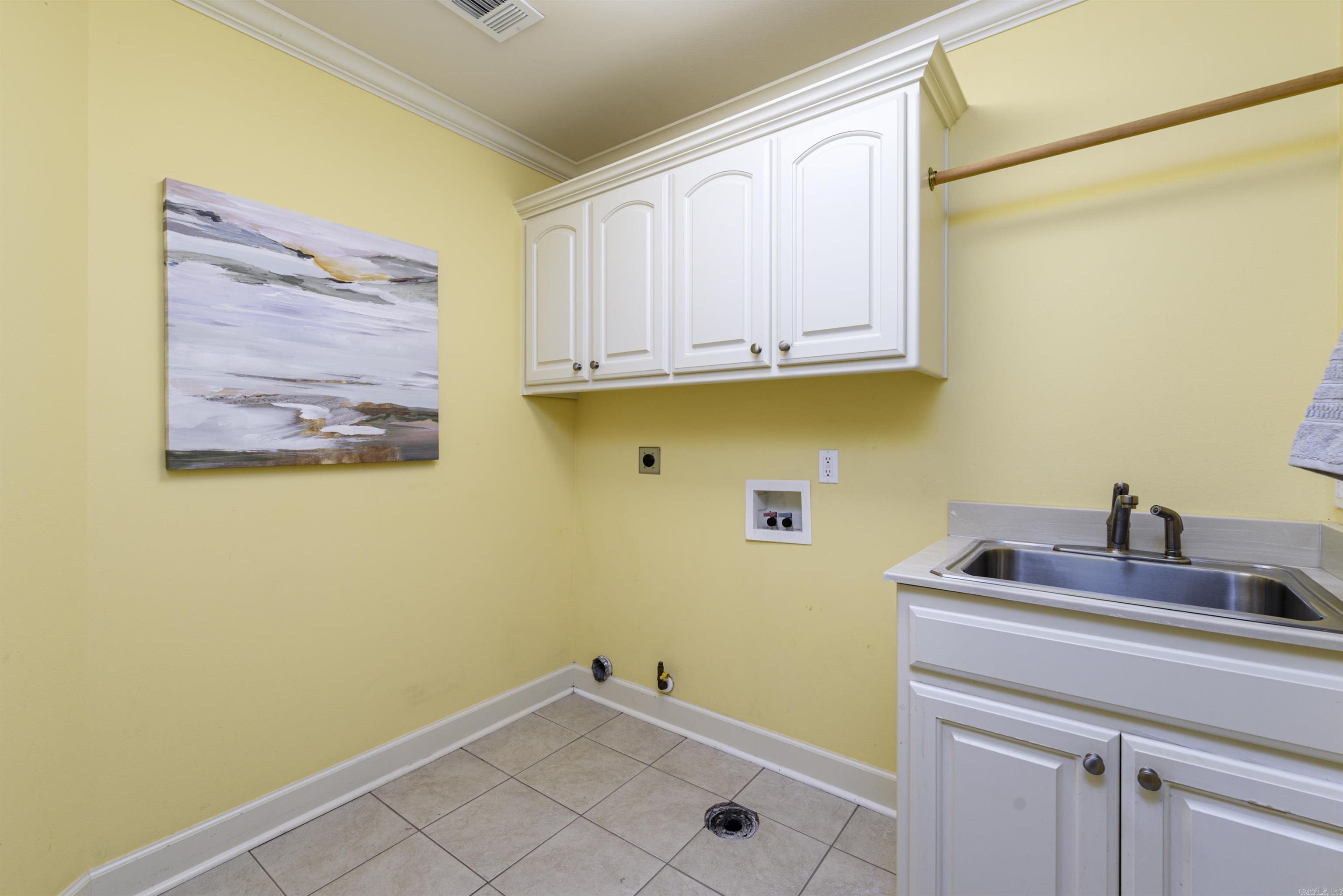 1 Hillsborough Court Property Photo 36
