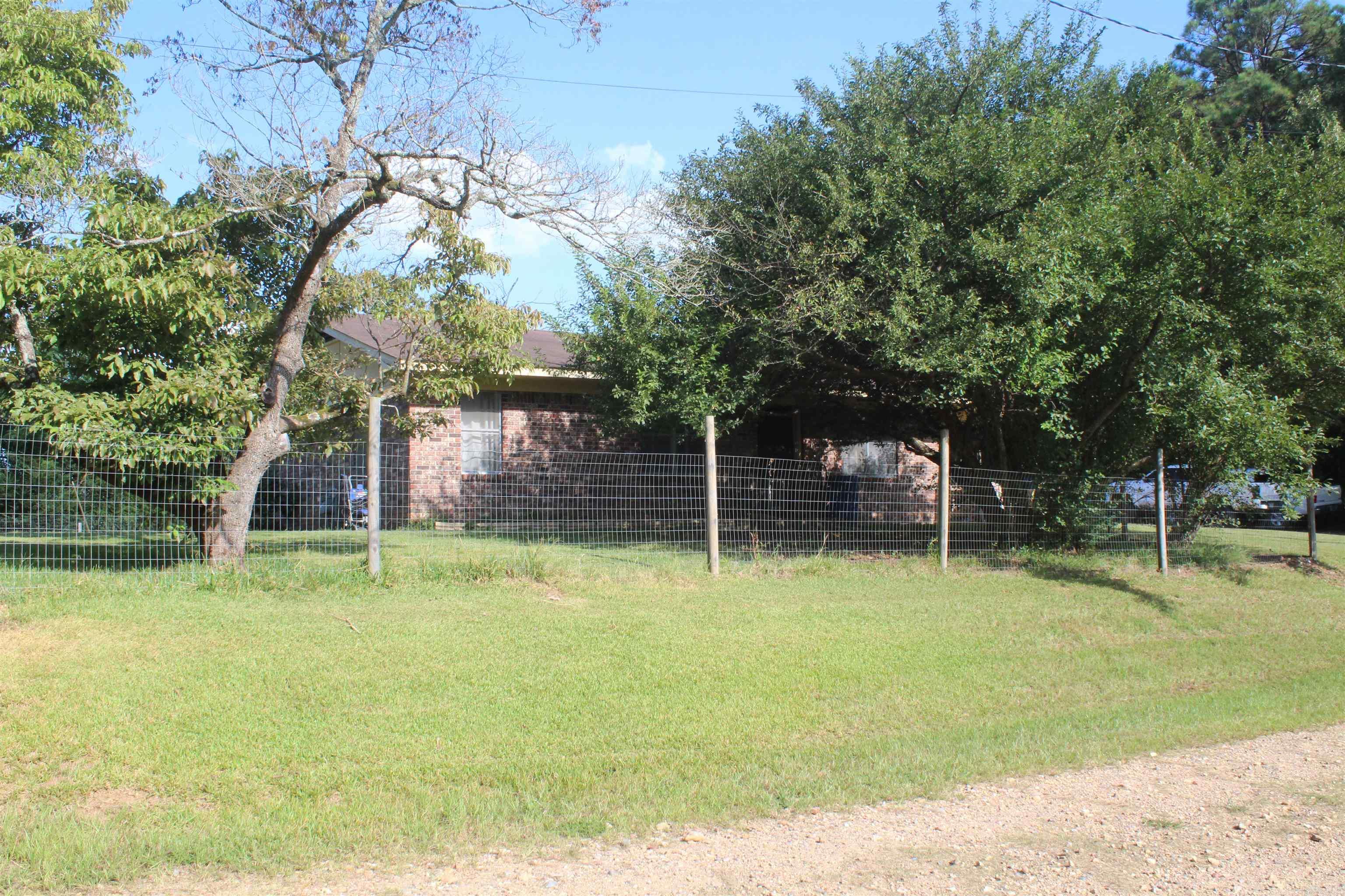 1555 & 1561 N Washington Avenue Property Photo 2