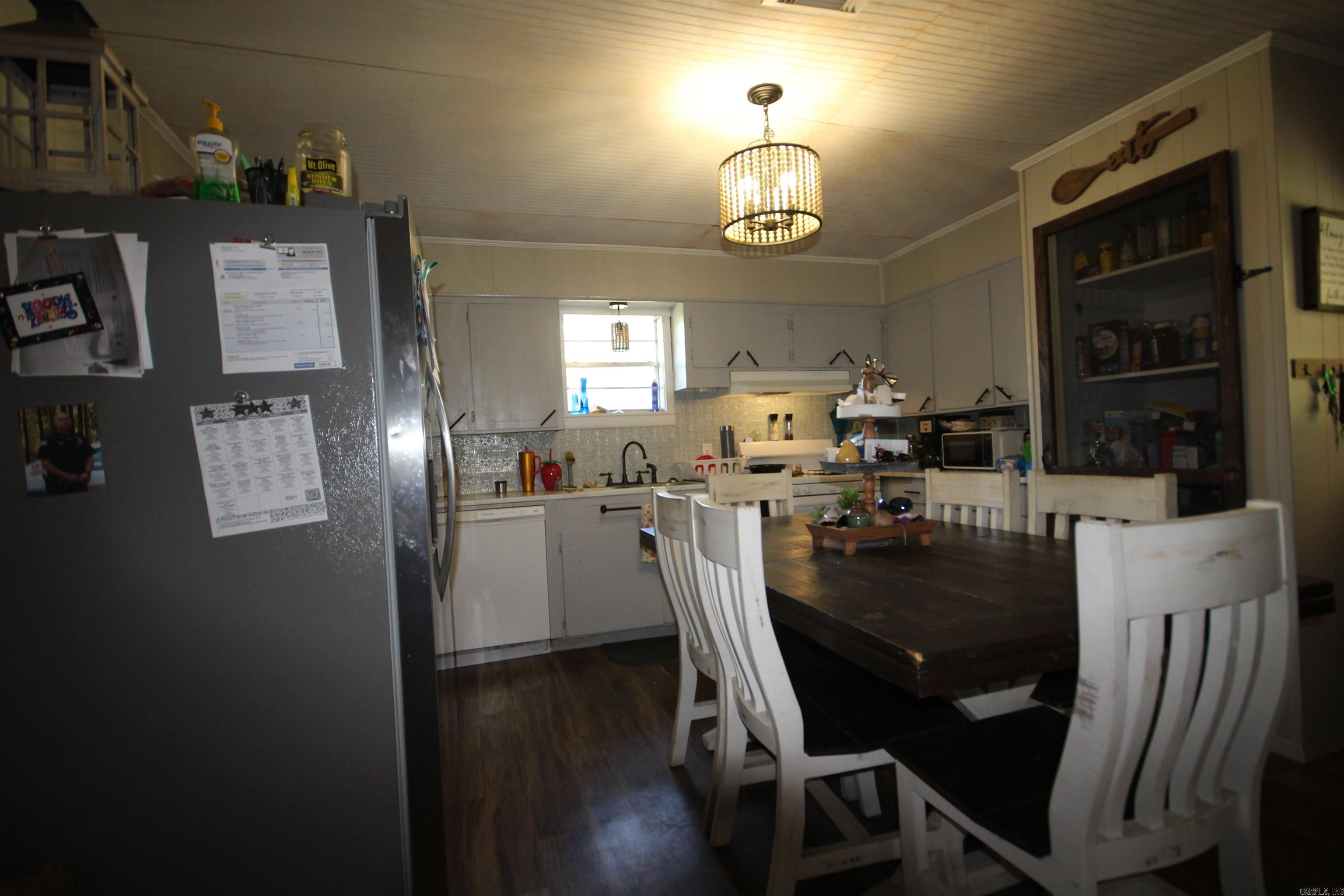1555 & 1561 N Washington Avenue Property Photo 4