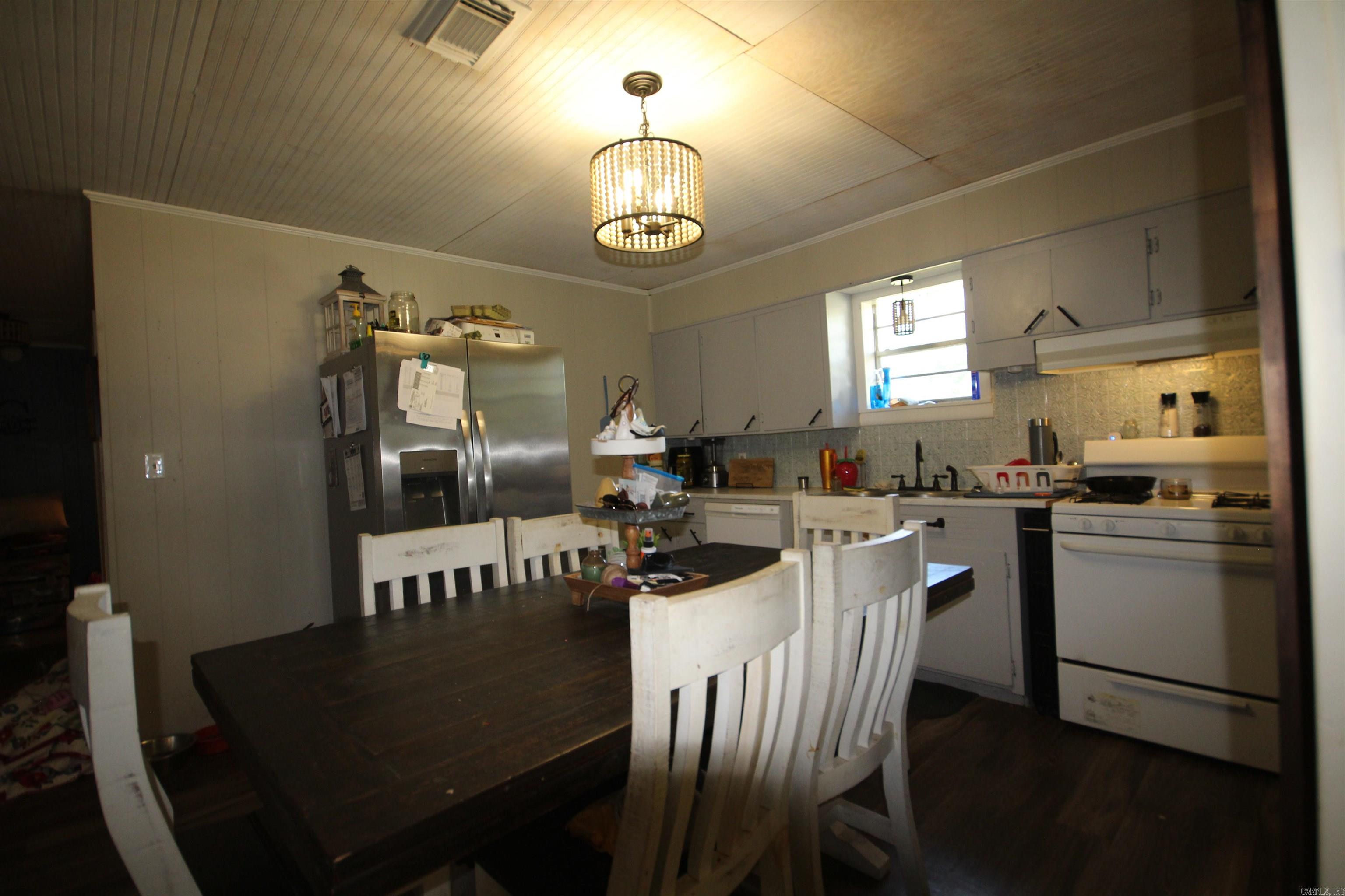 1555 & 1561 N Washington Avenue Property Photo 5