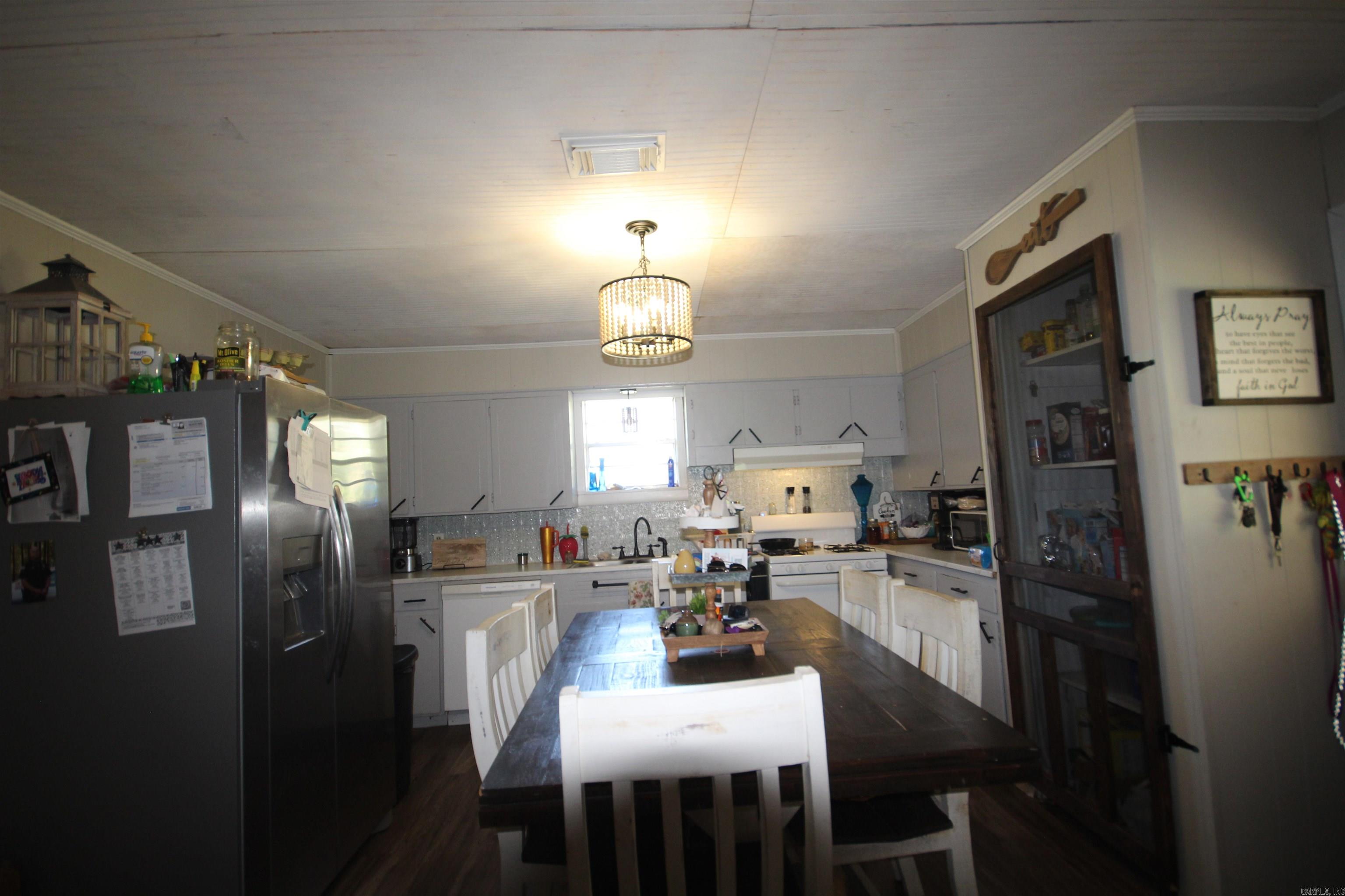 1555 & 1561 N Washington Avenue Property Photo 6