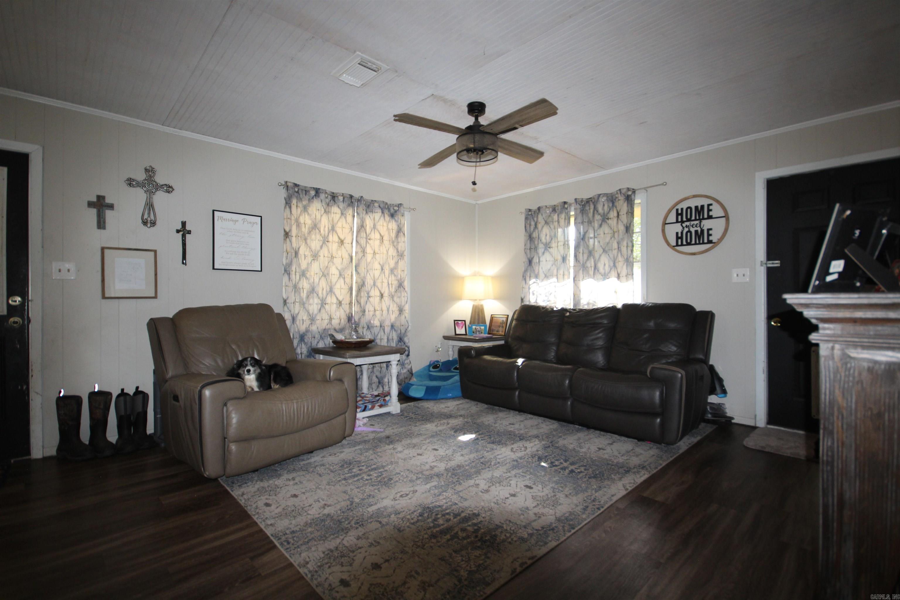 1555 & 1561 N Washington Avenue Property Photo 8