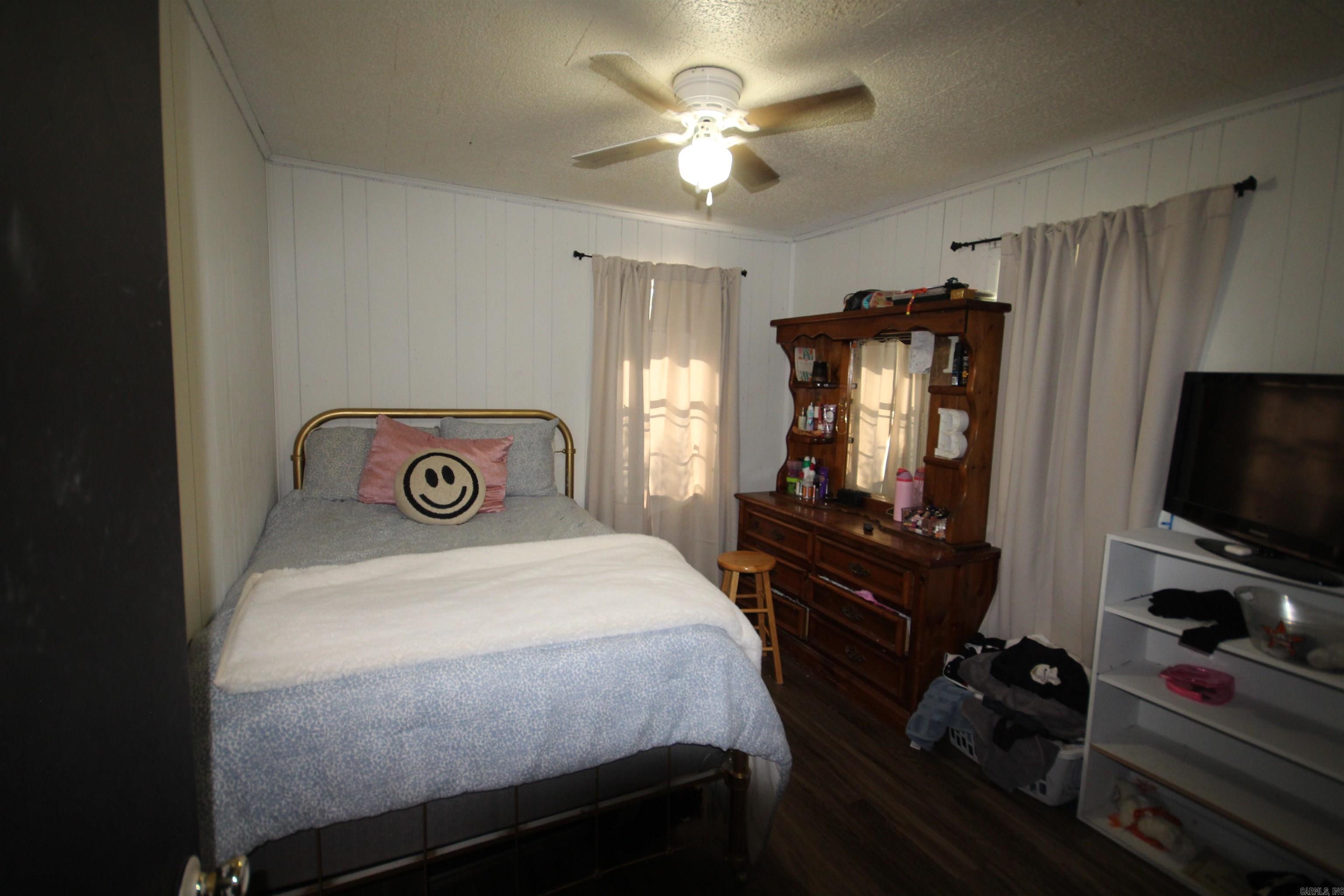1555 & 1561 N Washington Avenue Property Photo 10