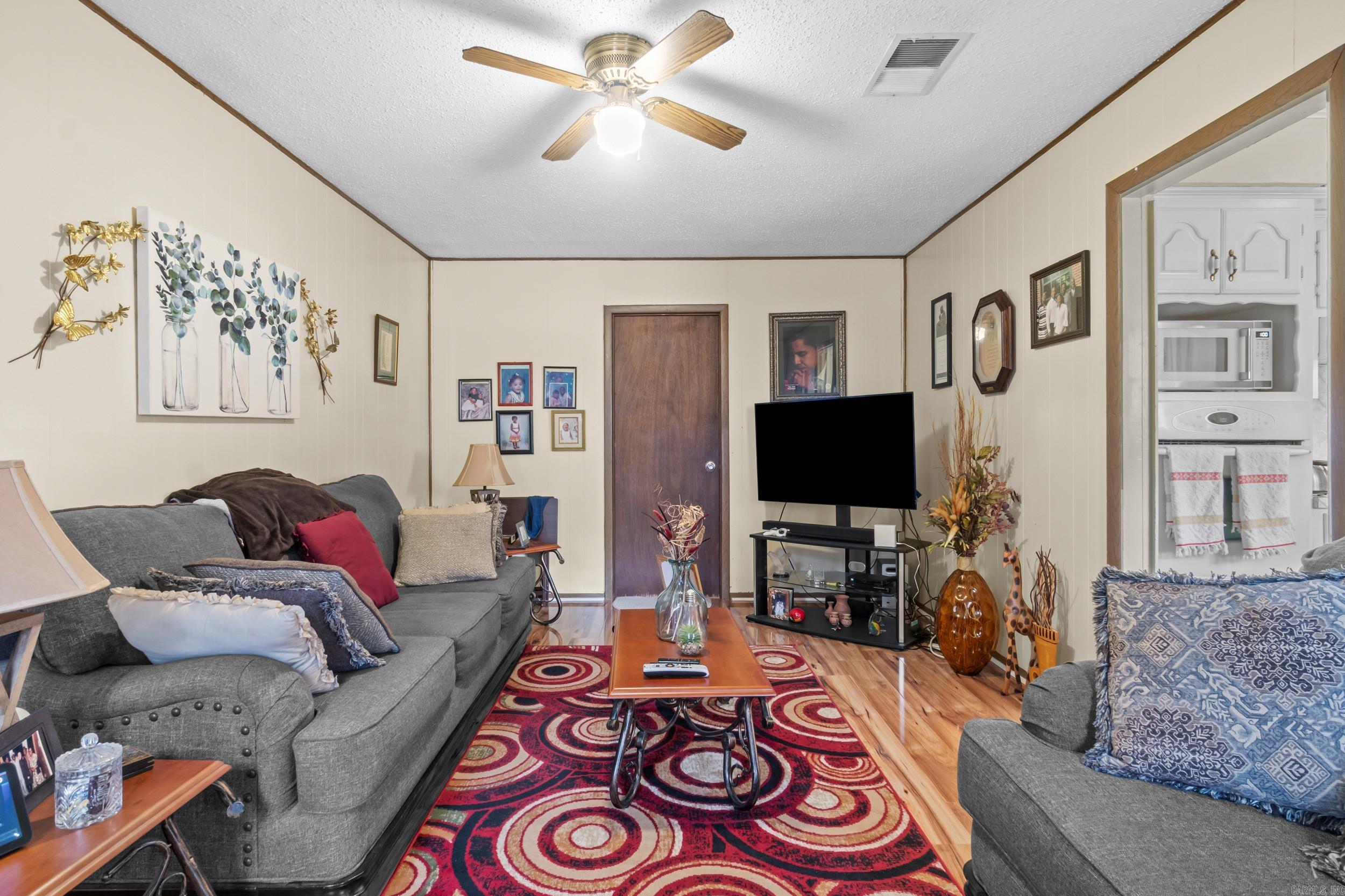 1307 S Dakota St Property Photo 6