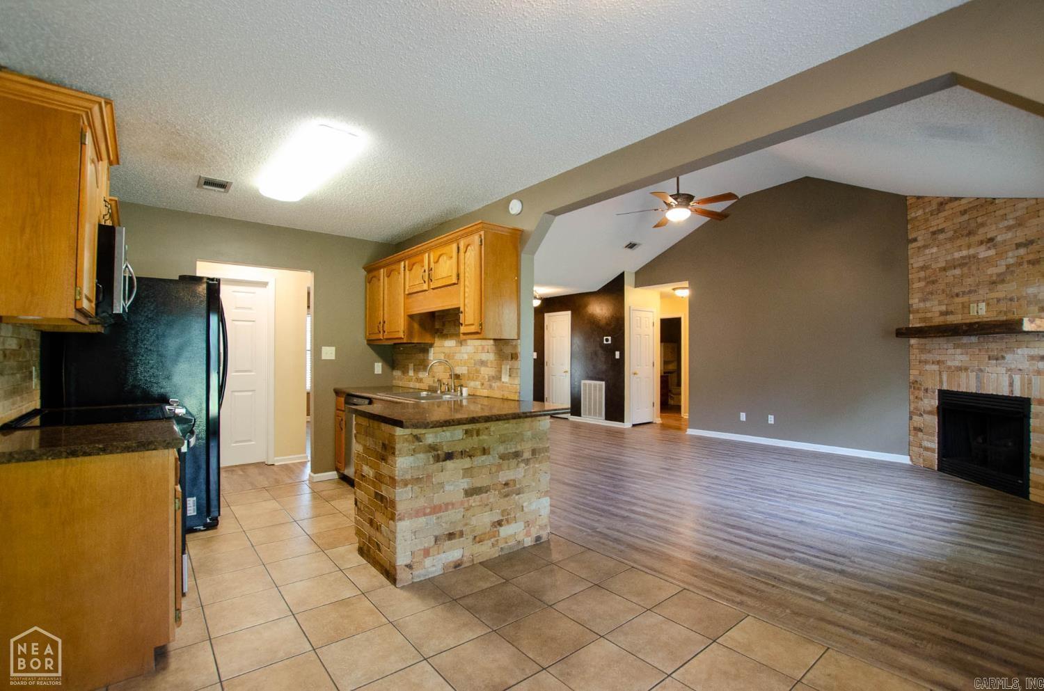 261 County Road 620 Property Photo 8