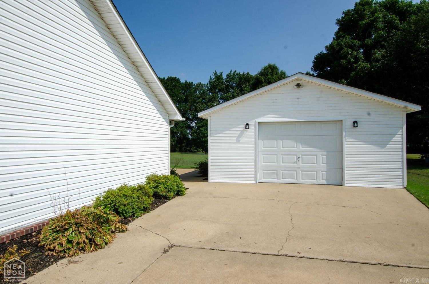 261 County Road 620 Property Photo 25