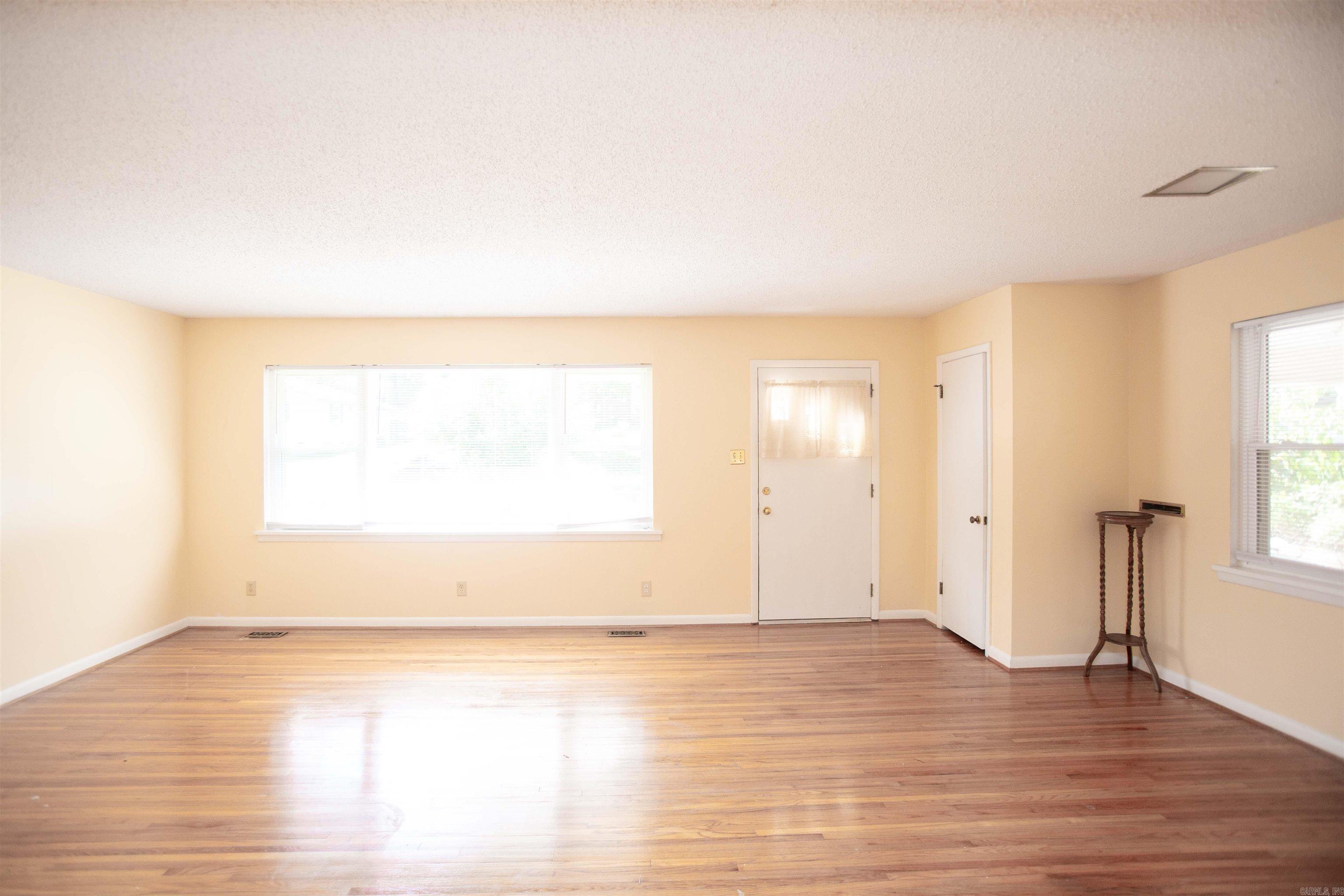 5010 Glenmere Road Property Photo 4