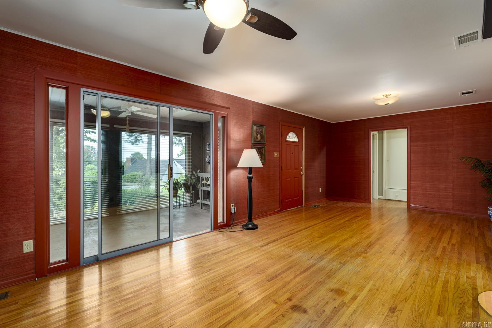 7618 Iowa Drive Property Photo 4