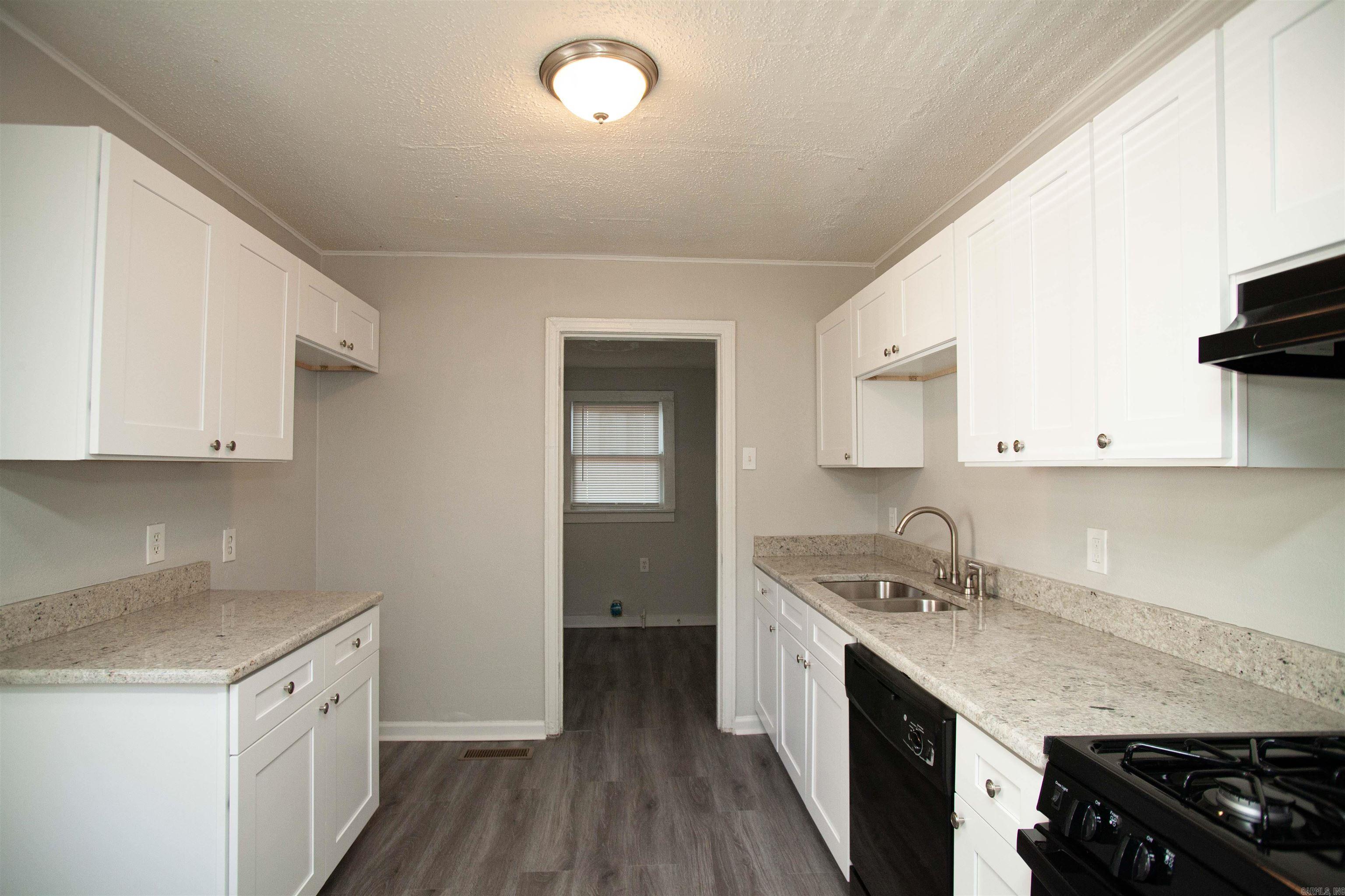 1411 S Jackson Street Property Photo 3