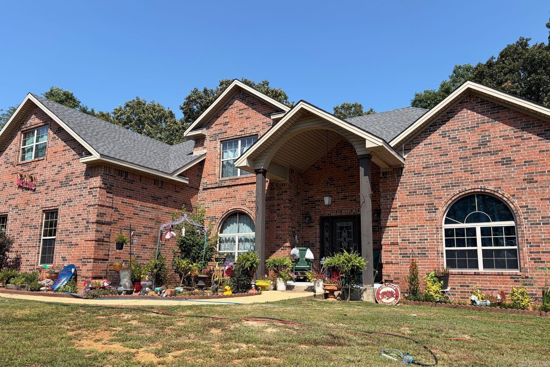 8202 Oak Creek Property Photo 1