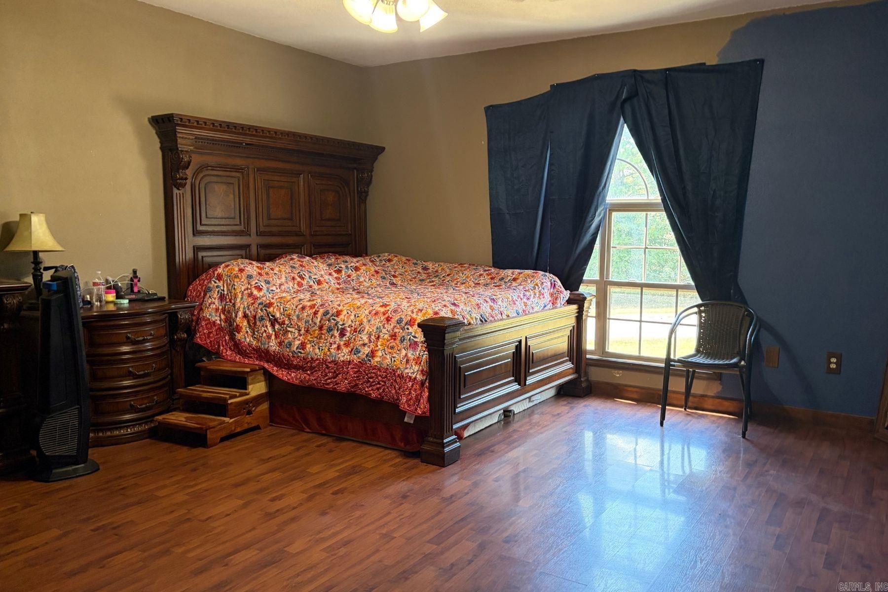 8202 Oak Creek Property Photo 8