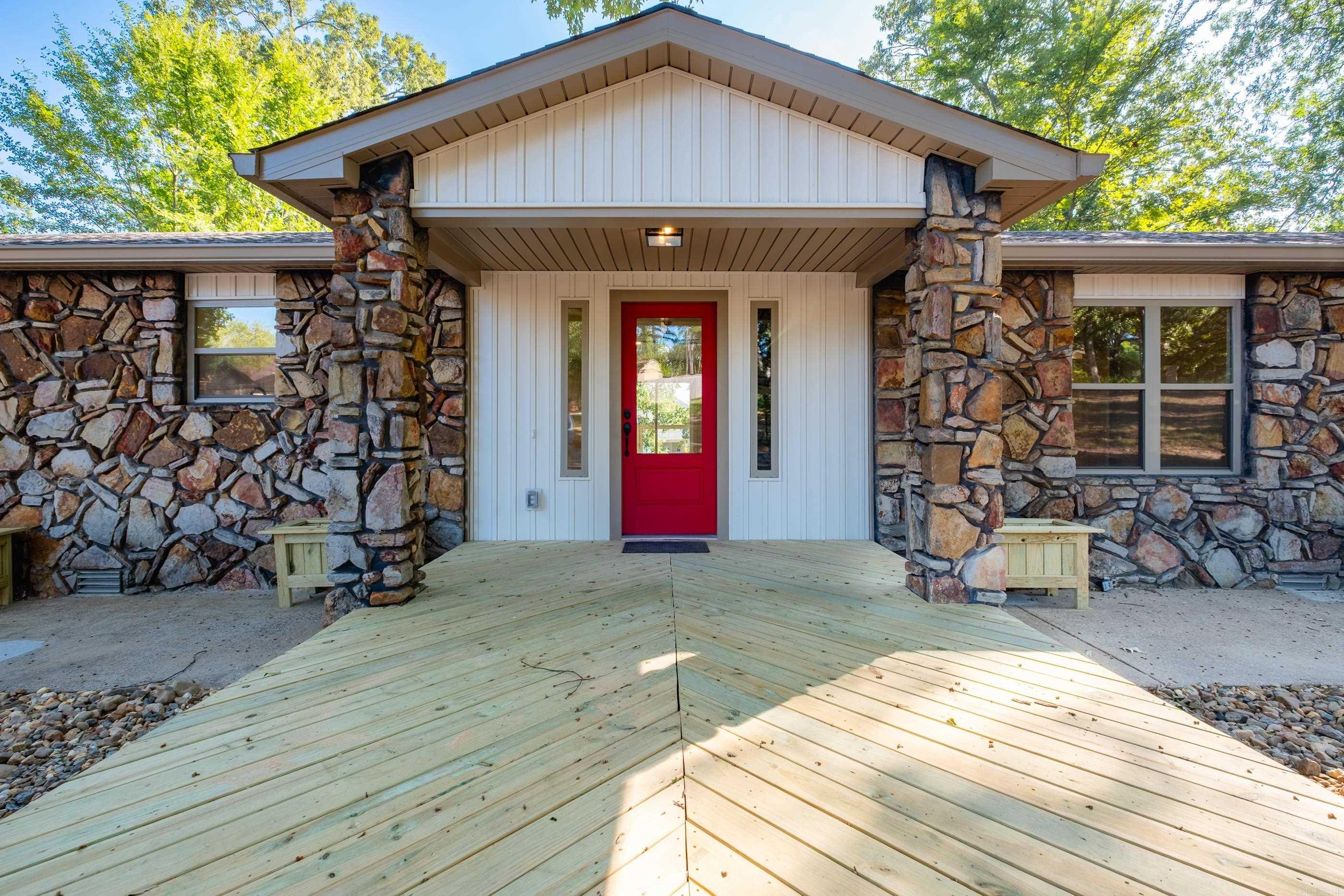 3025 Razorback Road Property Photo 1