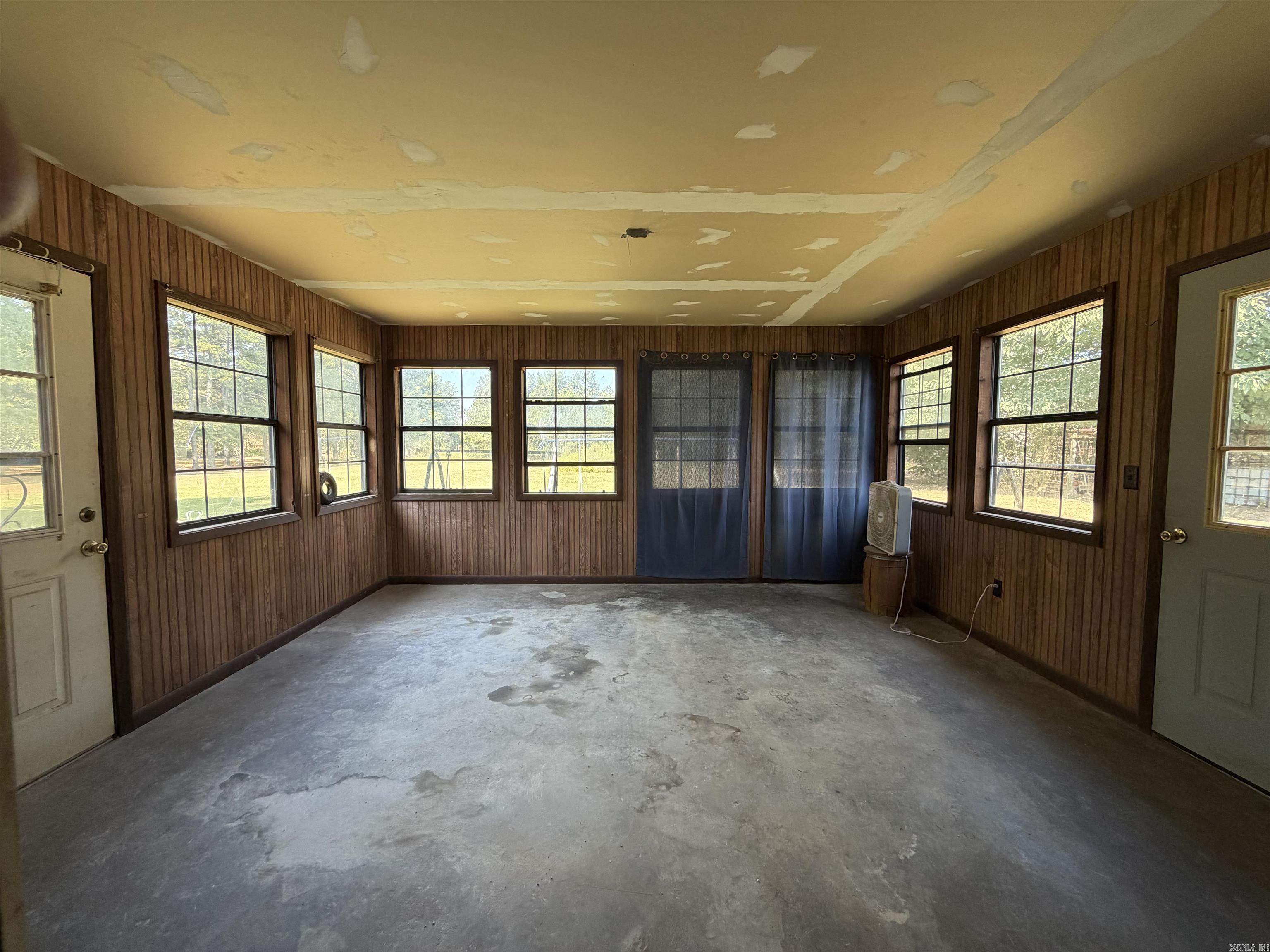 1203 N Charlyne Avenue Property Photo 16