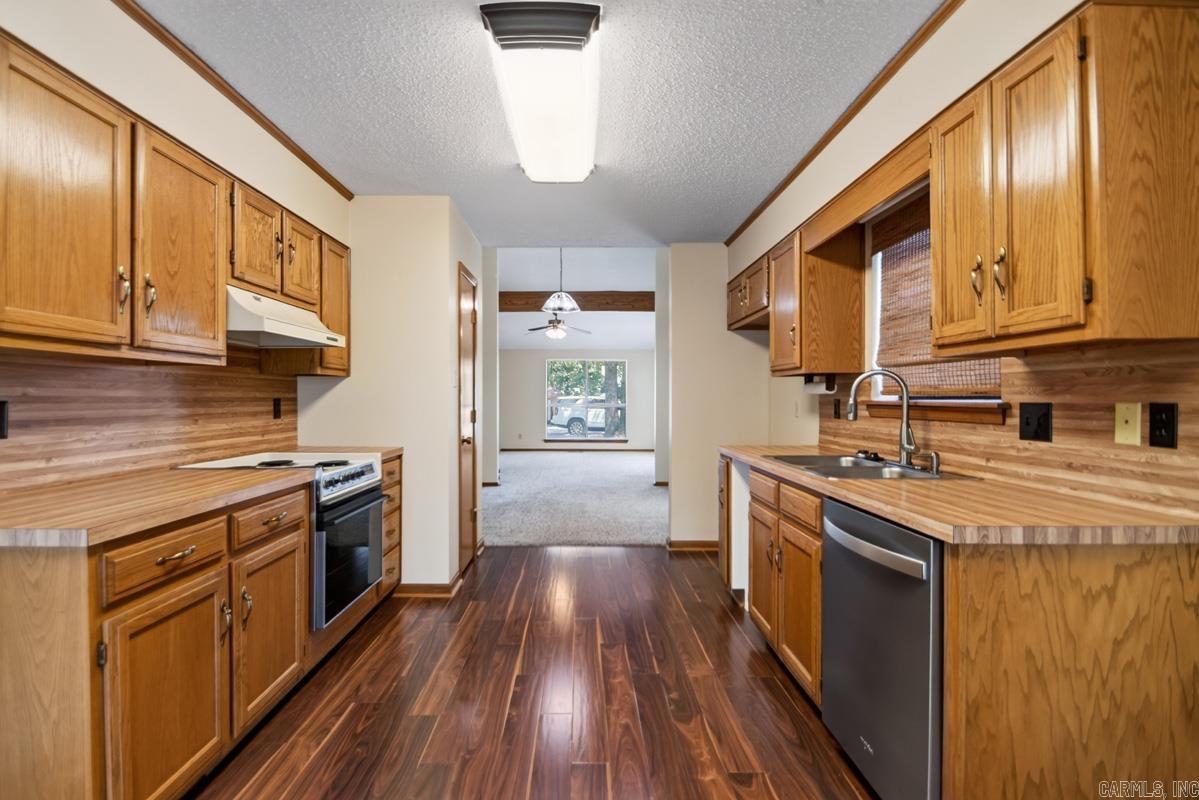 109 Sugar Maple Drive Property Photo 8