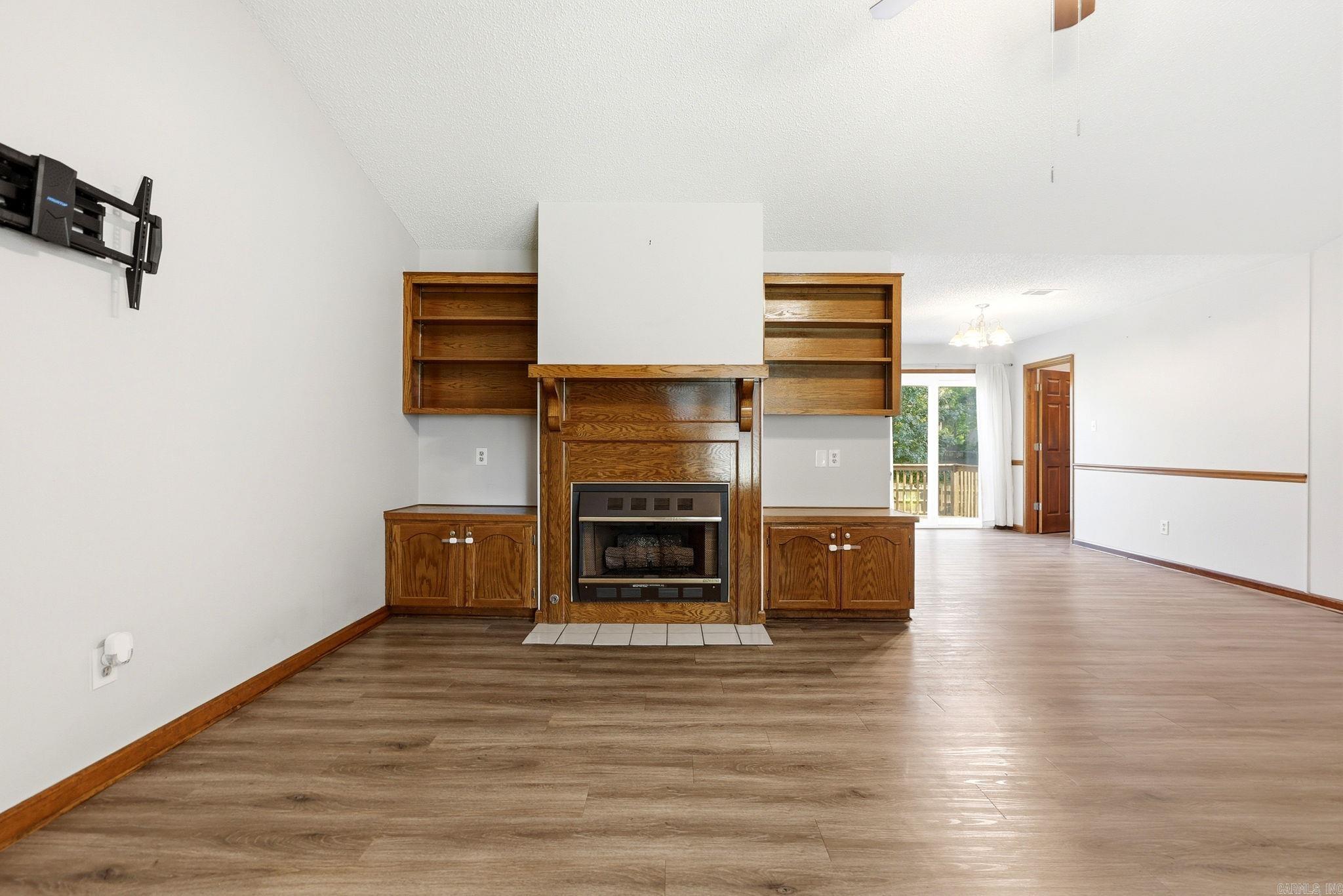 2505 Rolling Brook Drive Property Photo 7