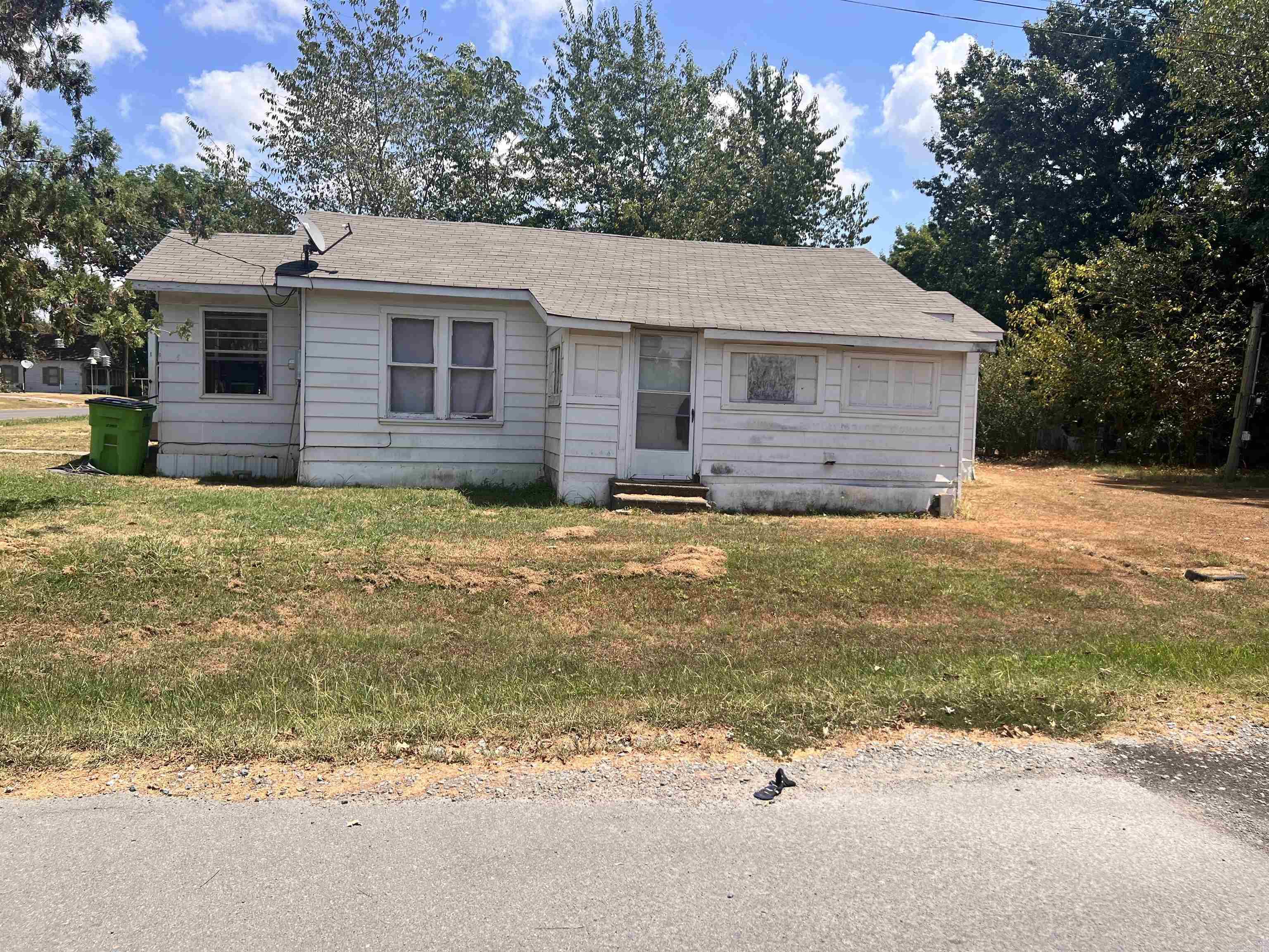 501 E Durkee Street Property Photo 2