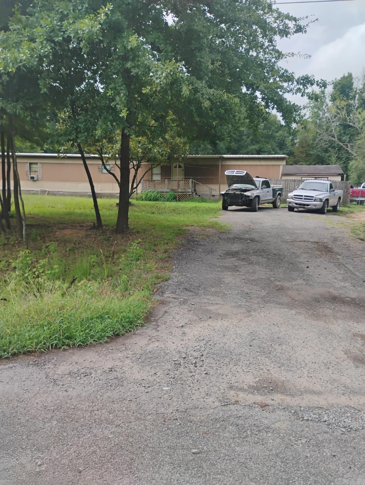 251 Trailwood Drive Property Photo 4