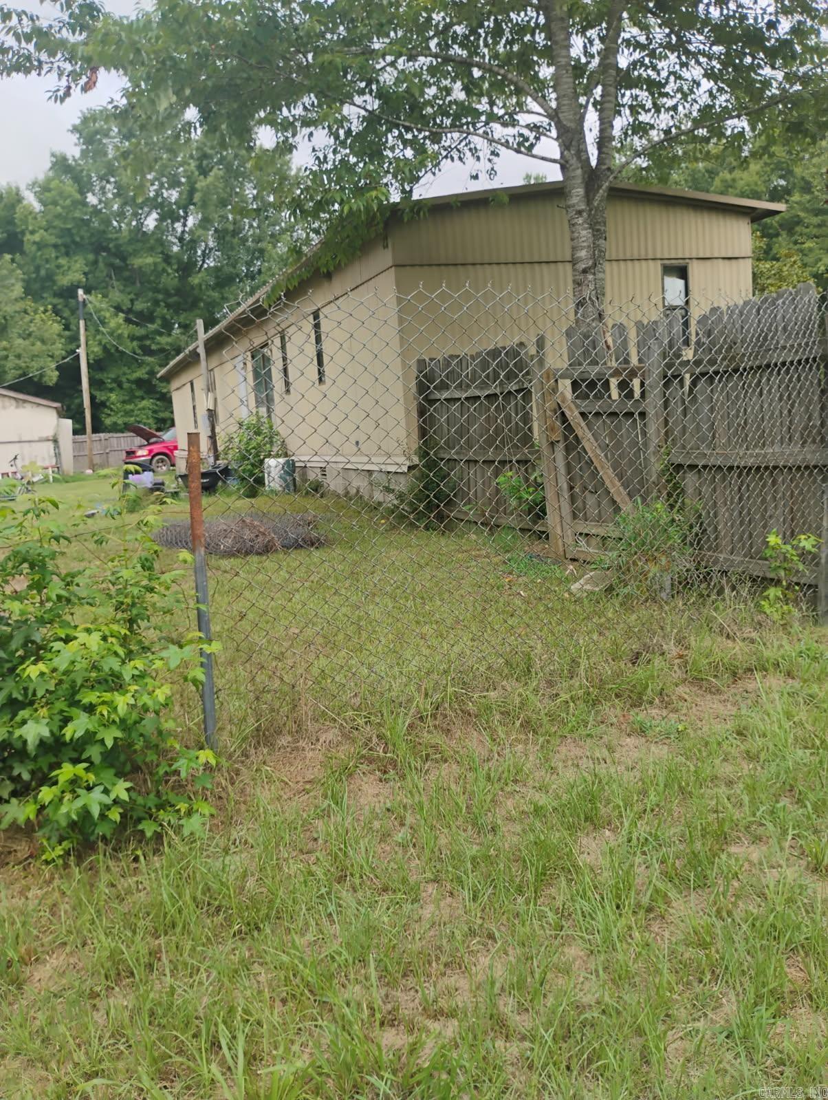 251 Trailwood Drive Property Photo 8