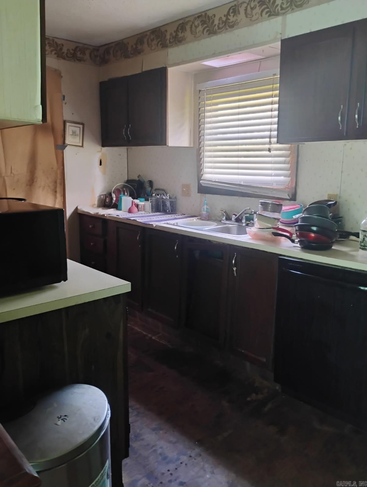 251 Trailwood Drive Property Photo 14
