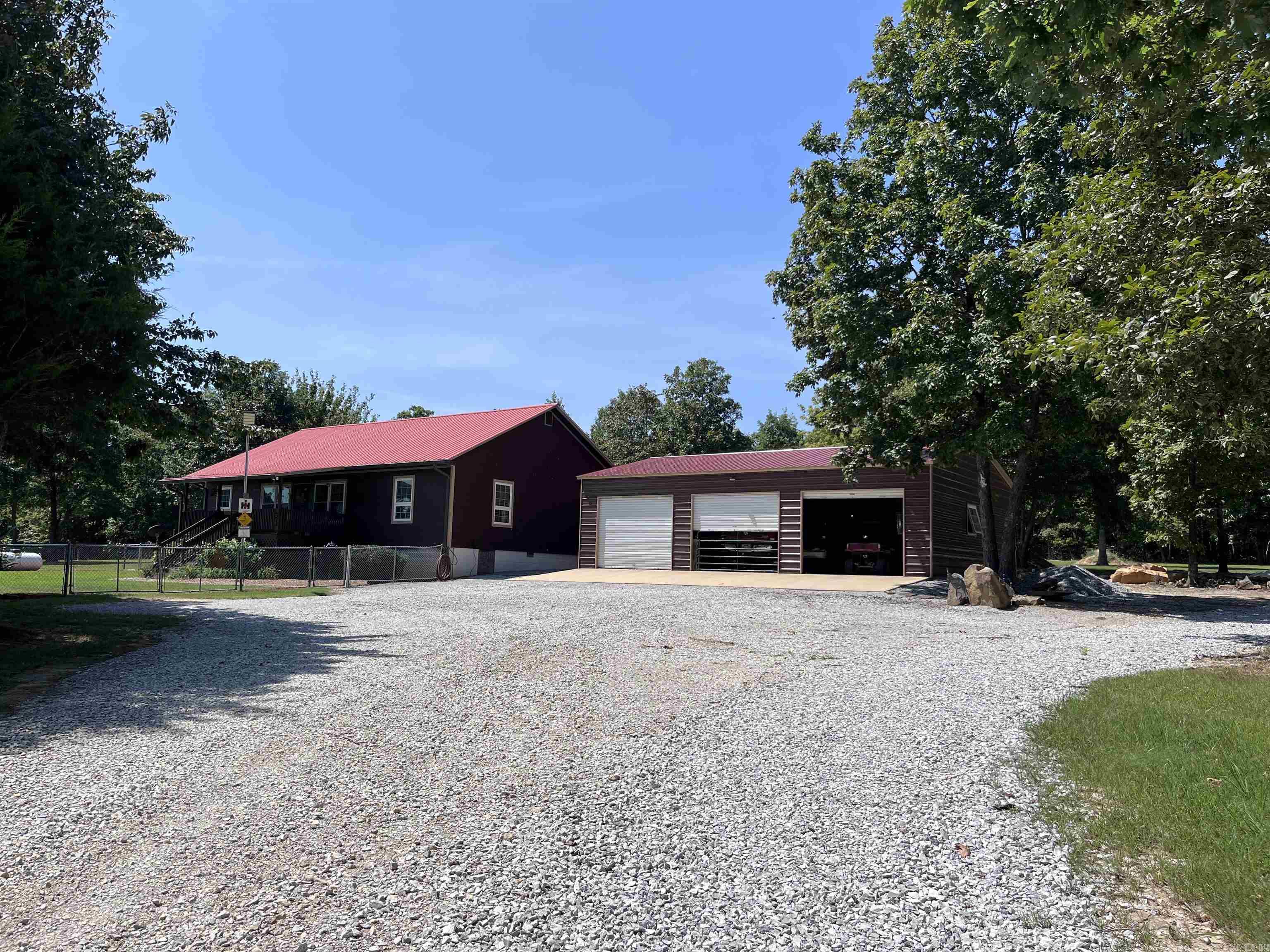 2076 Jimmy Creek Road Property Photo 1