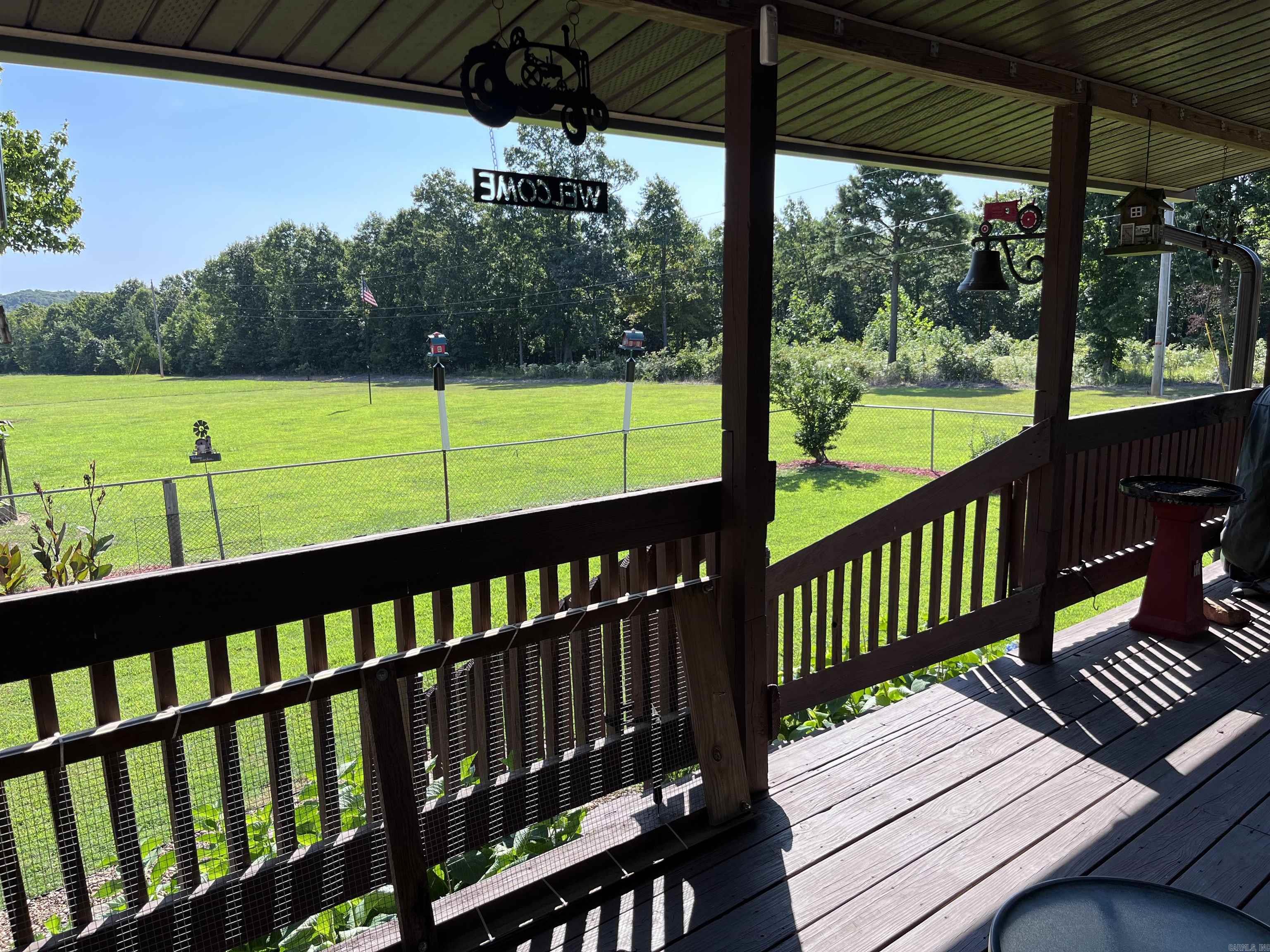 2076 Jimmy Creek Road Property Photo 3