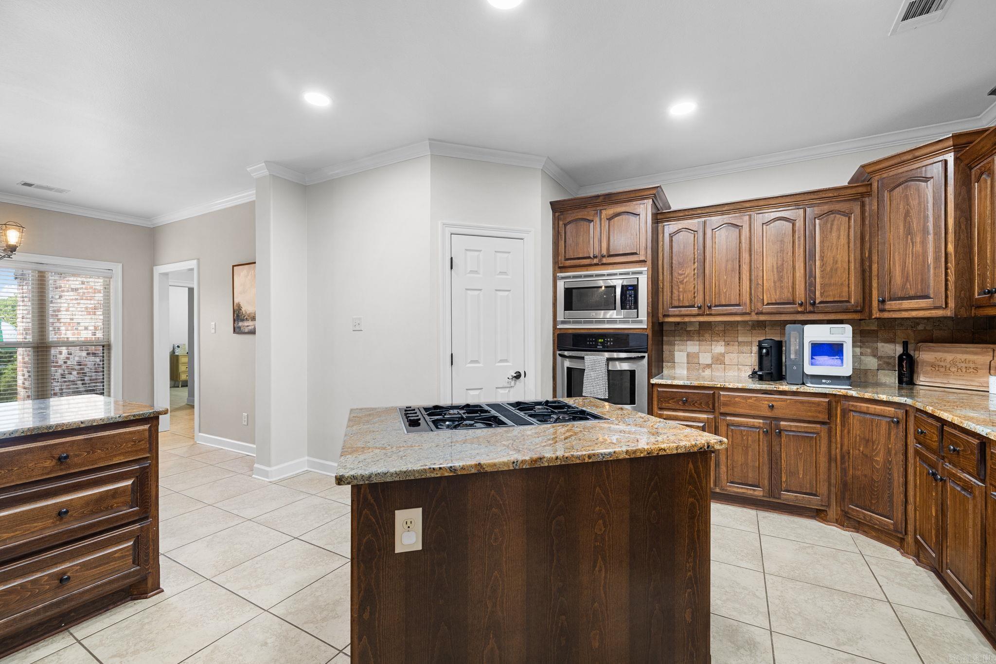 502 Greystone Boulevard Property Photo 11
