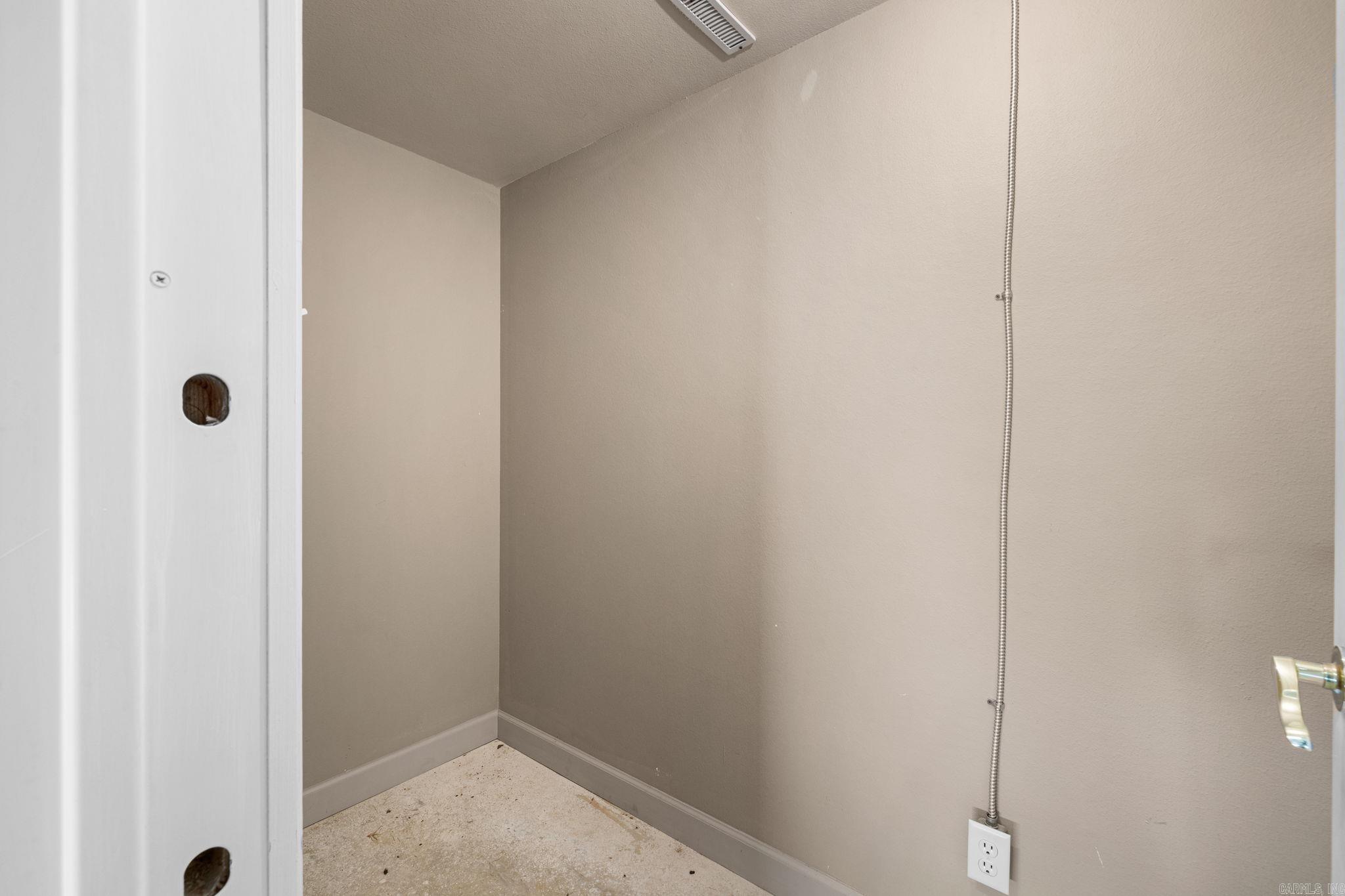 502 Greystone Boulevard Property Photo 37