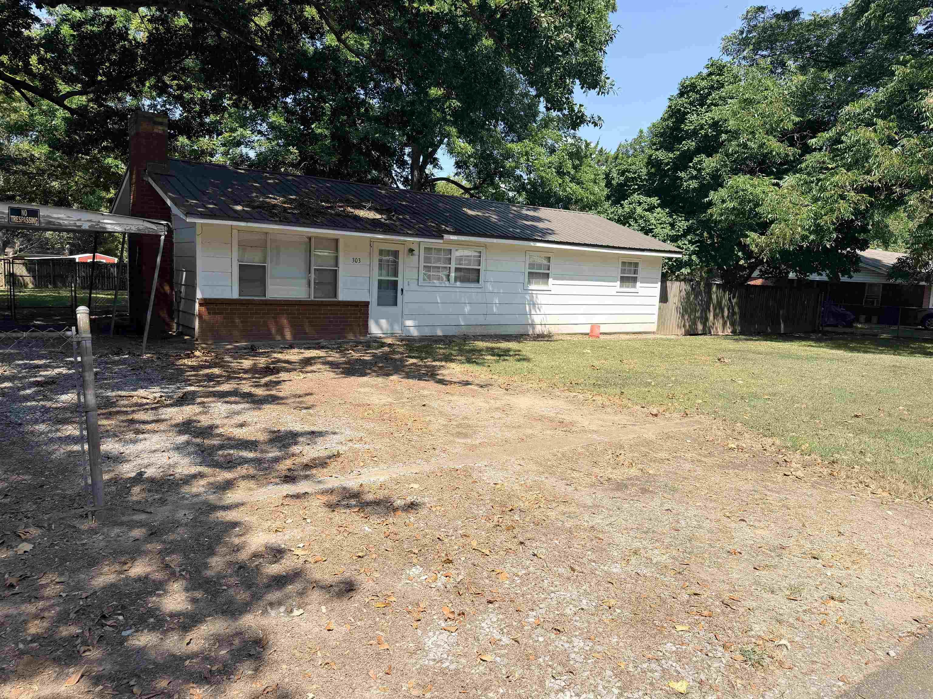 303 Choate Street Property Photo 2