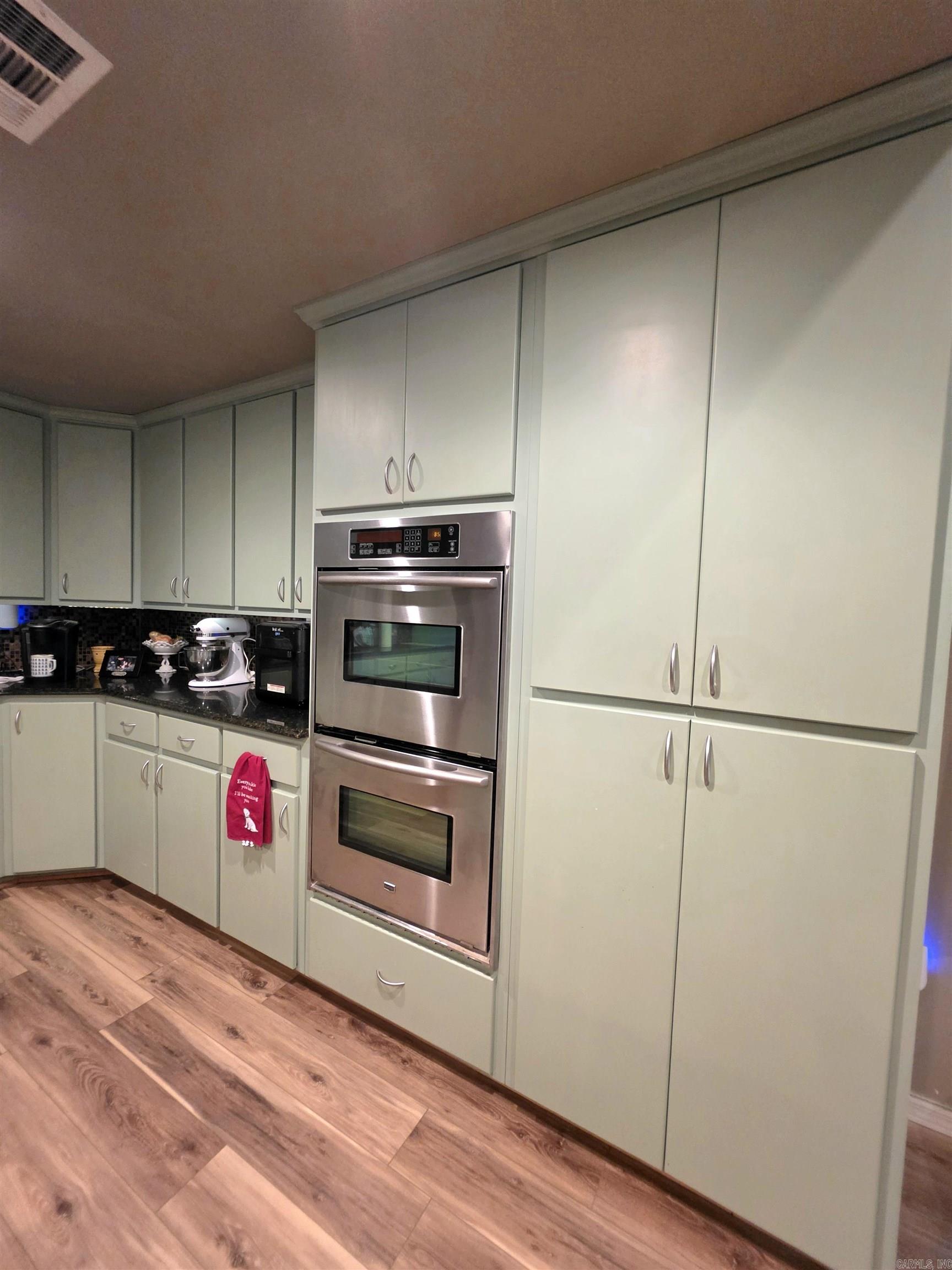 100 Fischer Drive Property Photo 12