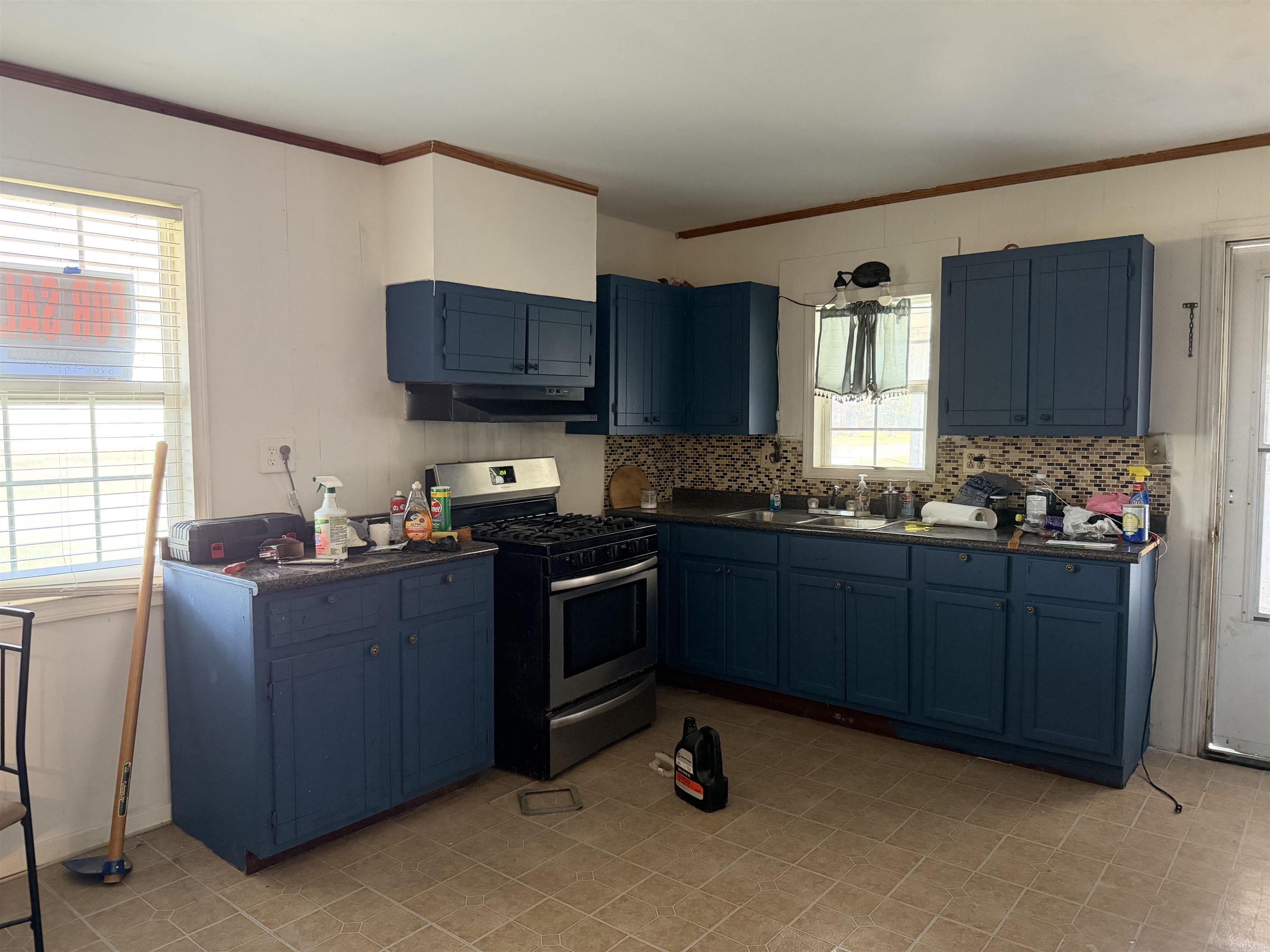1617 Kathleen St Property Photo 2