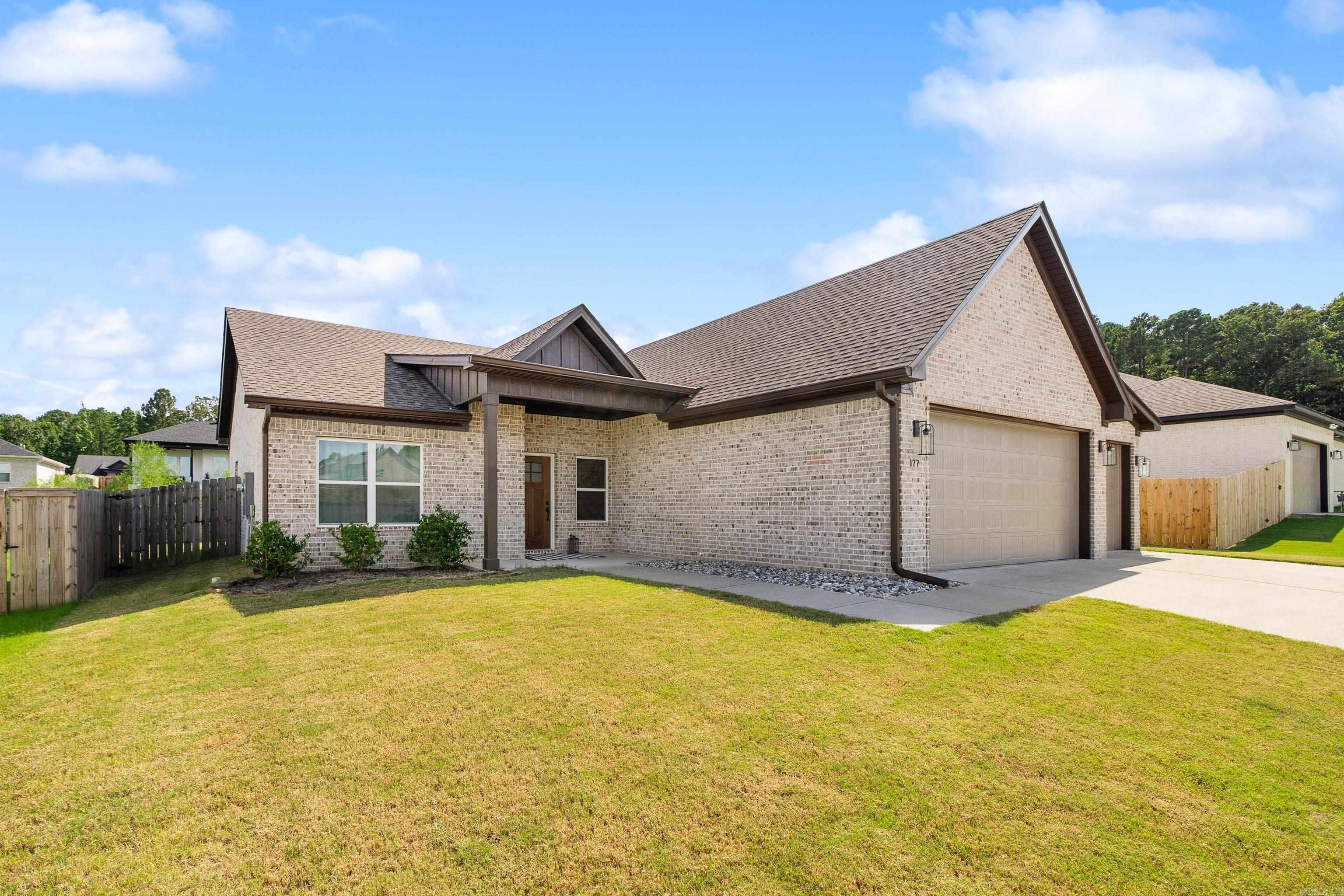 177 Lombard Heights Property Photo 4