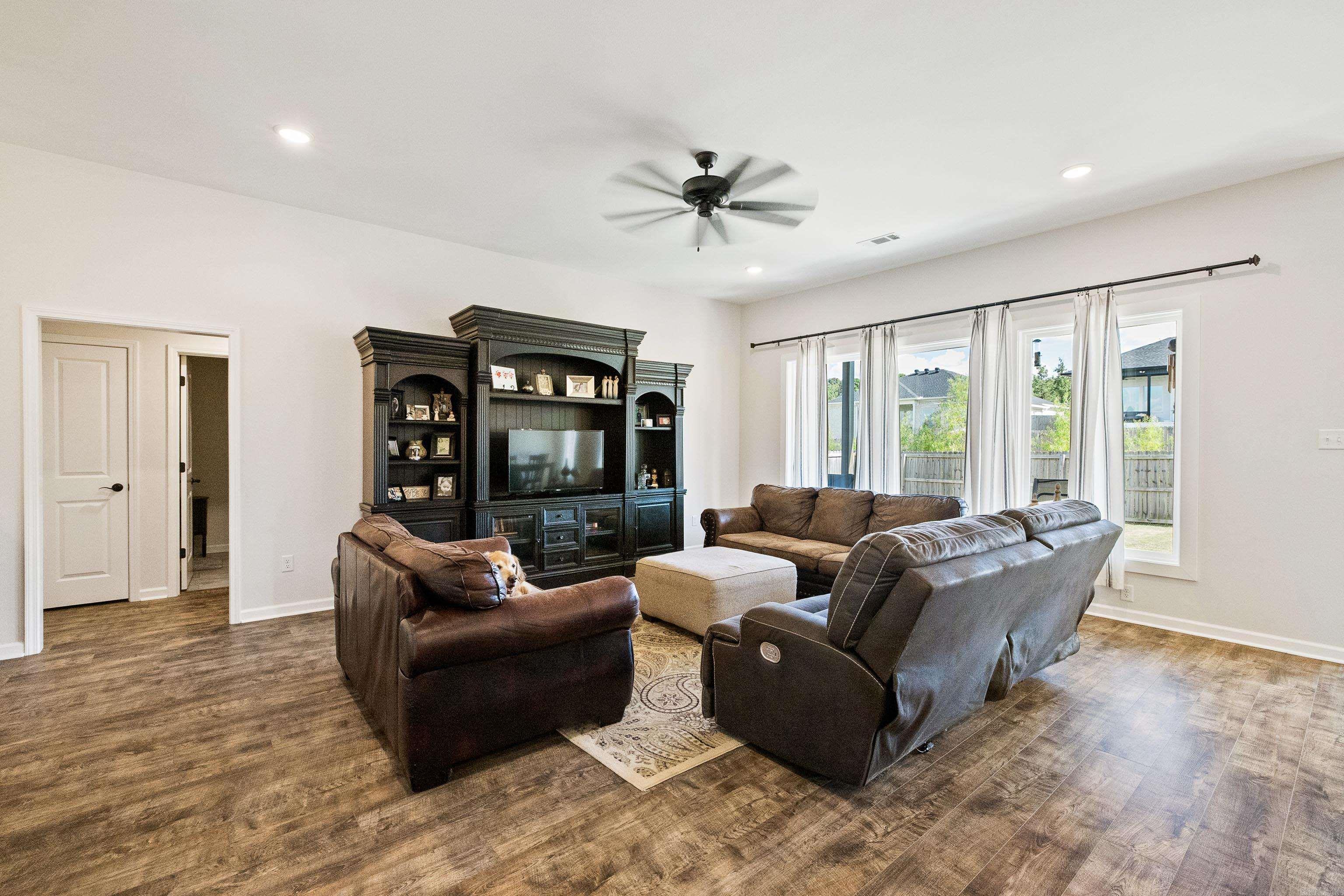 177 Lombard Heights Property Photo 10