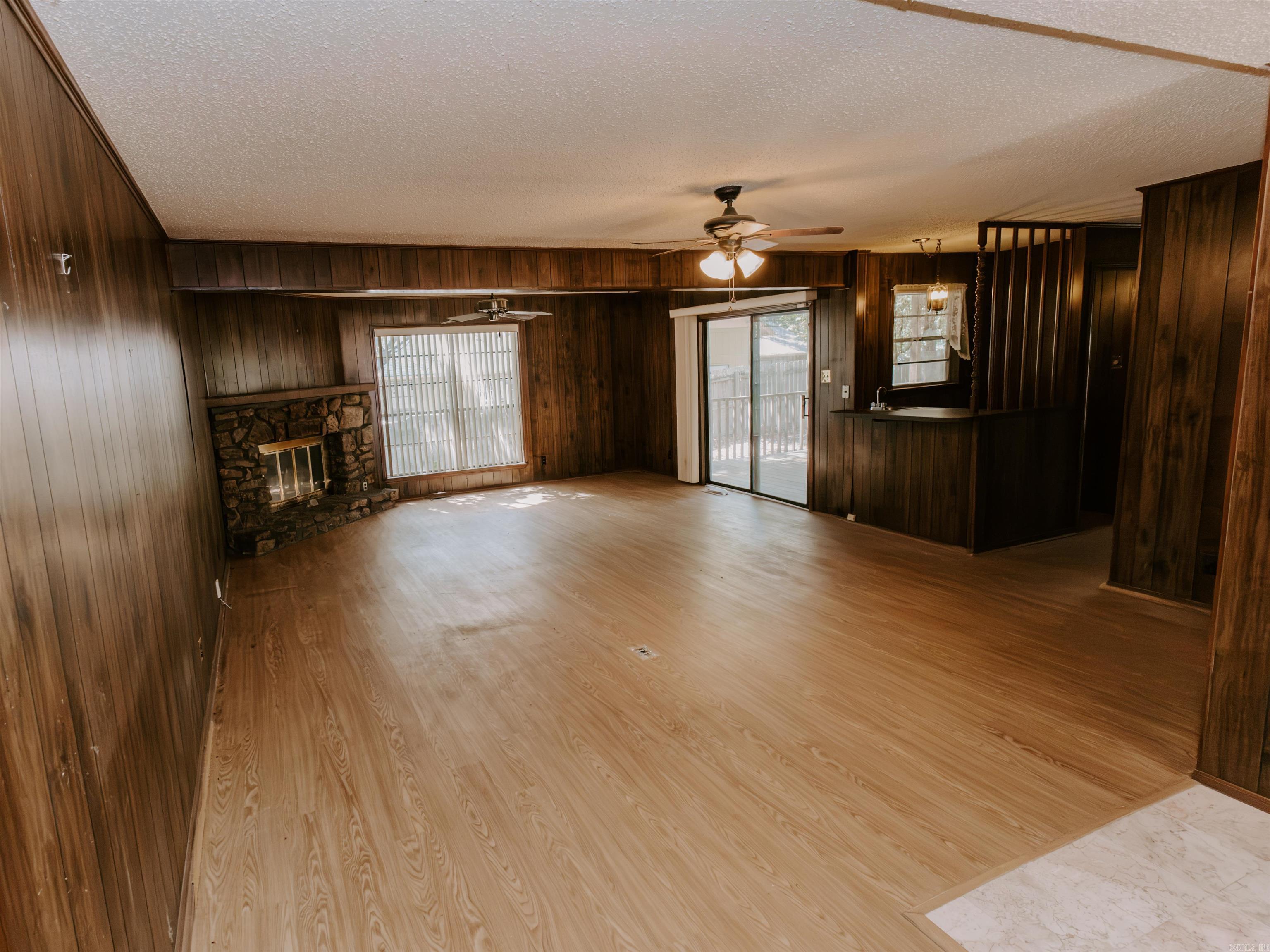 207 Brookhollow Court Property Photo 6