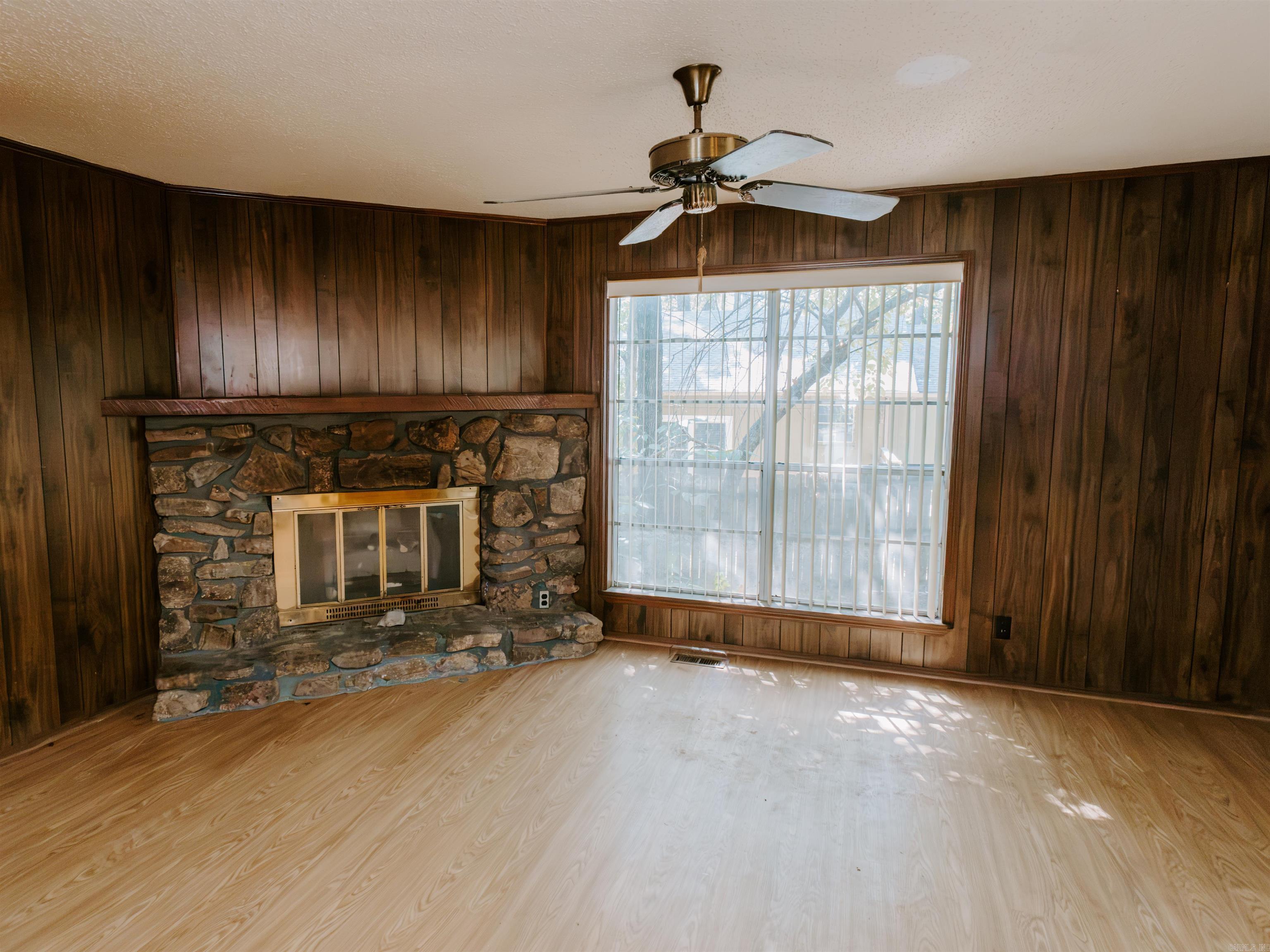 207 Brookhollow Court Property Photo 7