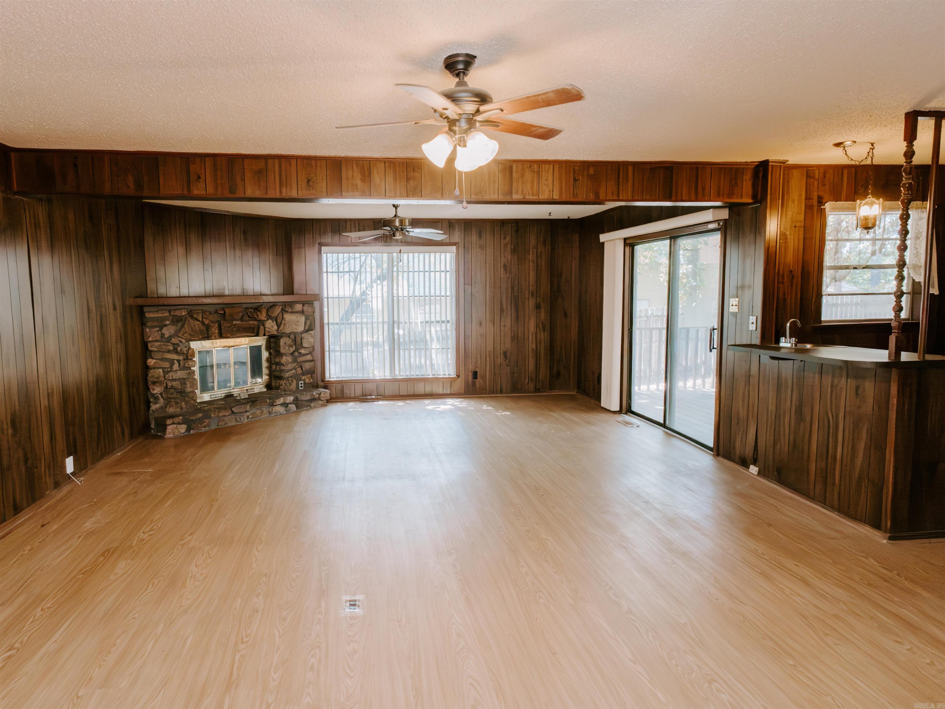 207 Brookhollow Court Property Photo 8