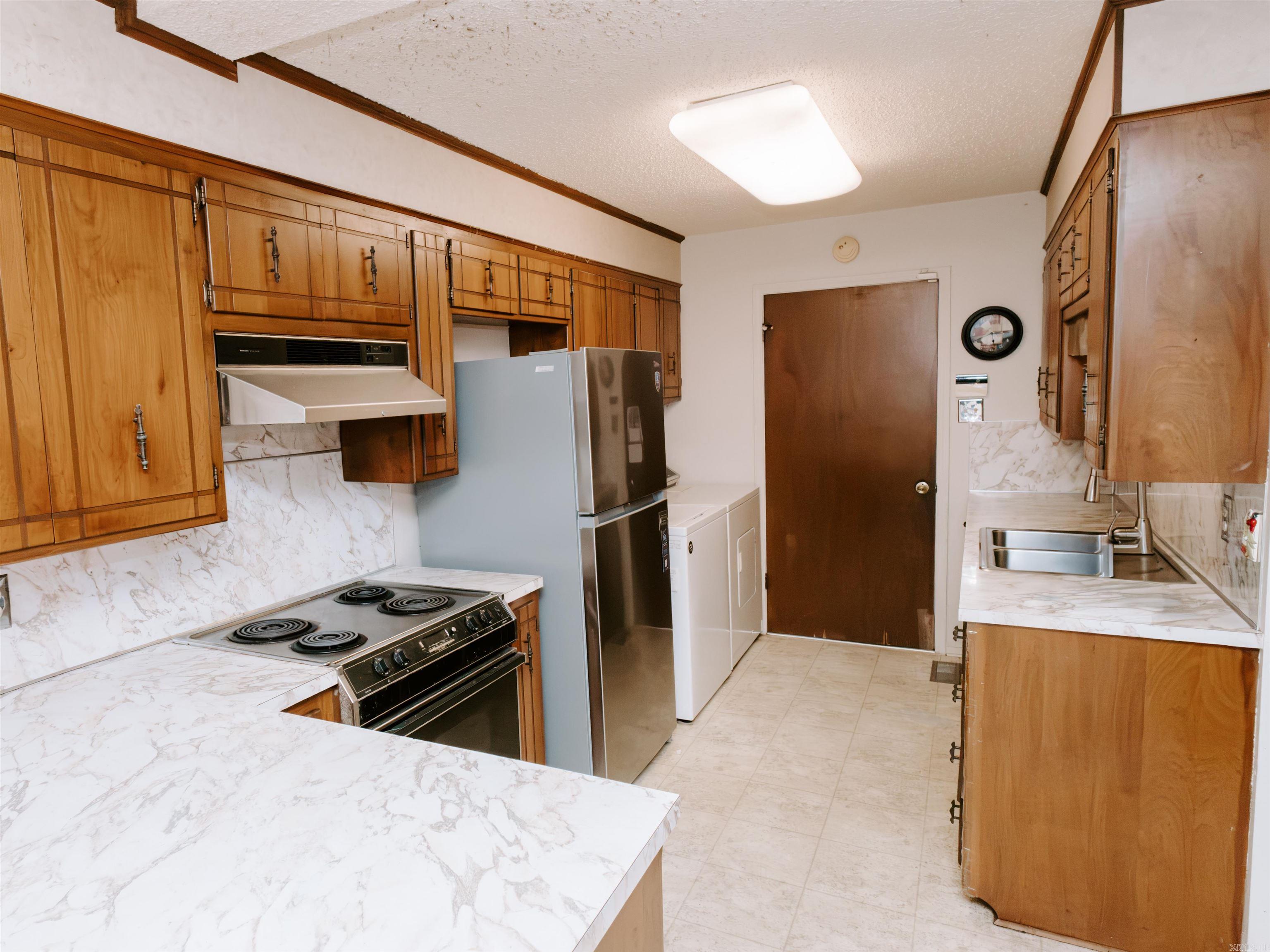207 Brookhollow Court Property Photo 10
