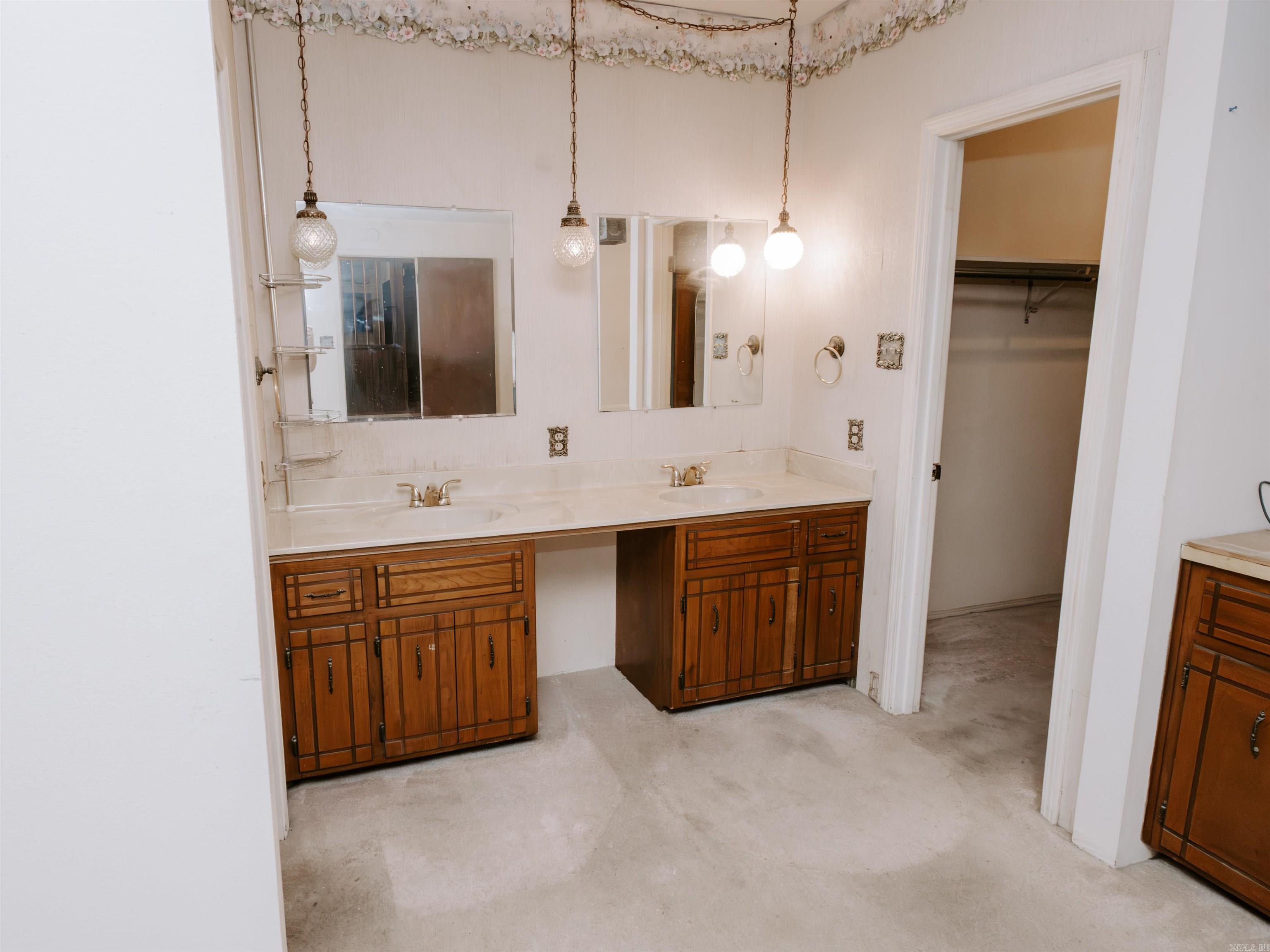 207 Brookhollow Court Property Photo 19