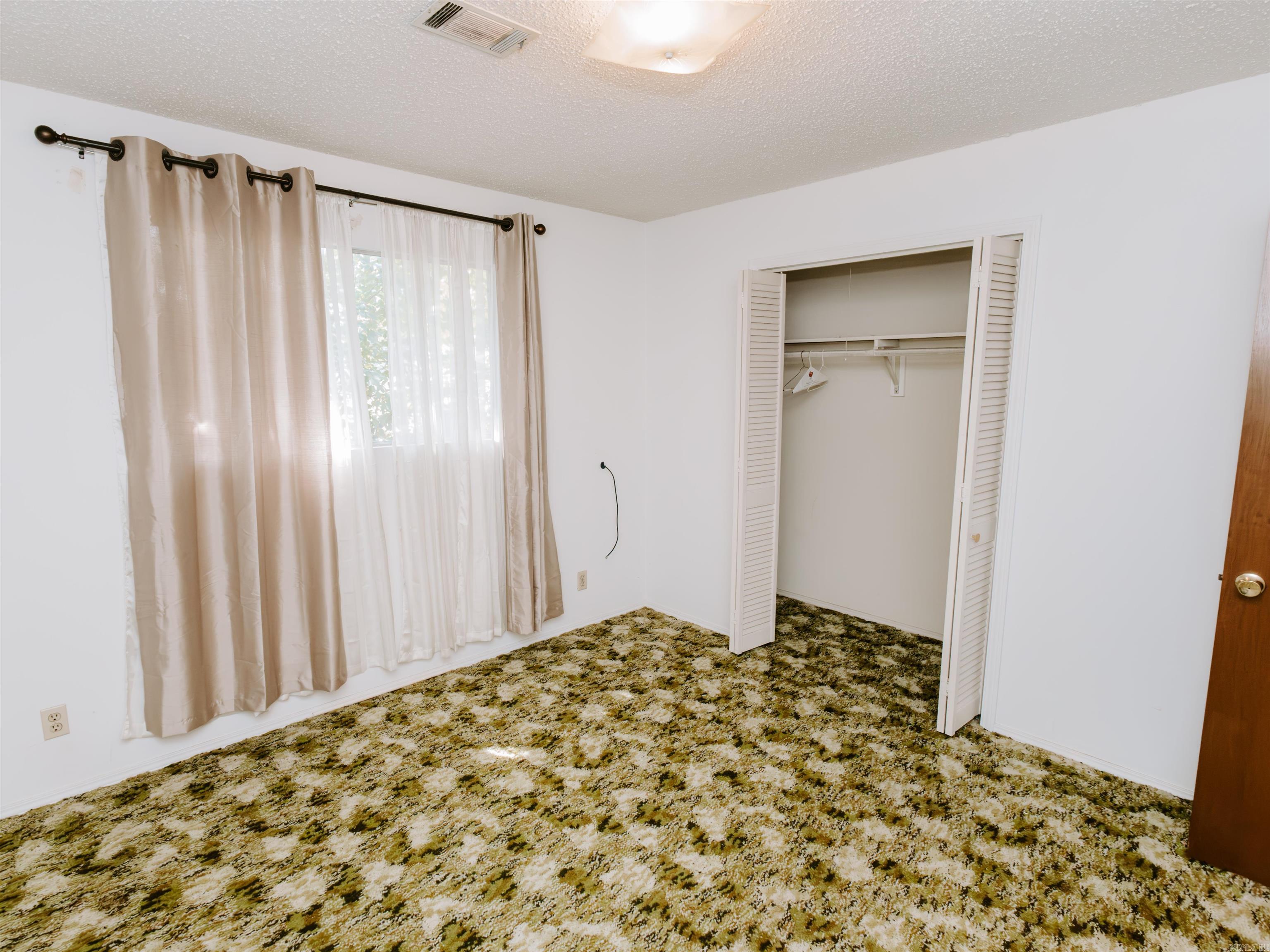 207 Brookhollow Court Property Photo 27