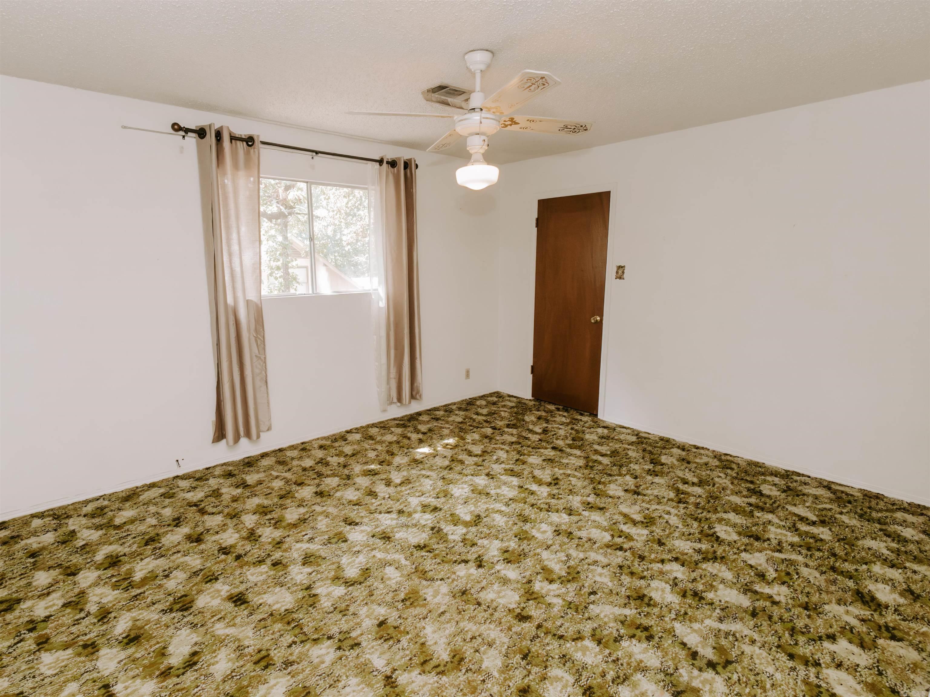 207 Brookhollow Court Property Photo 30