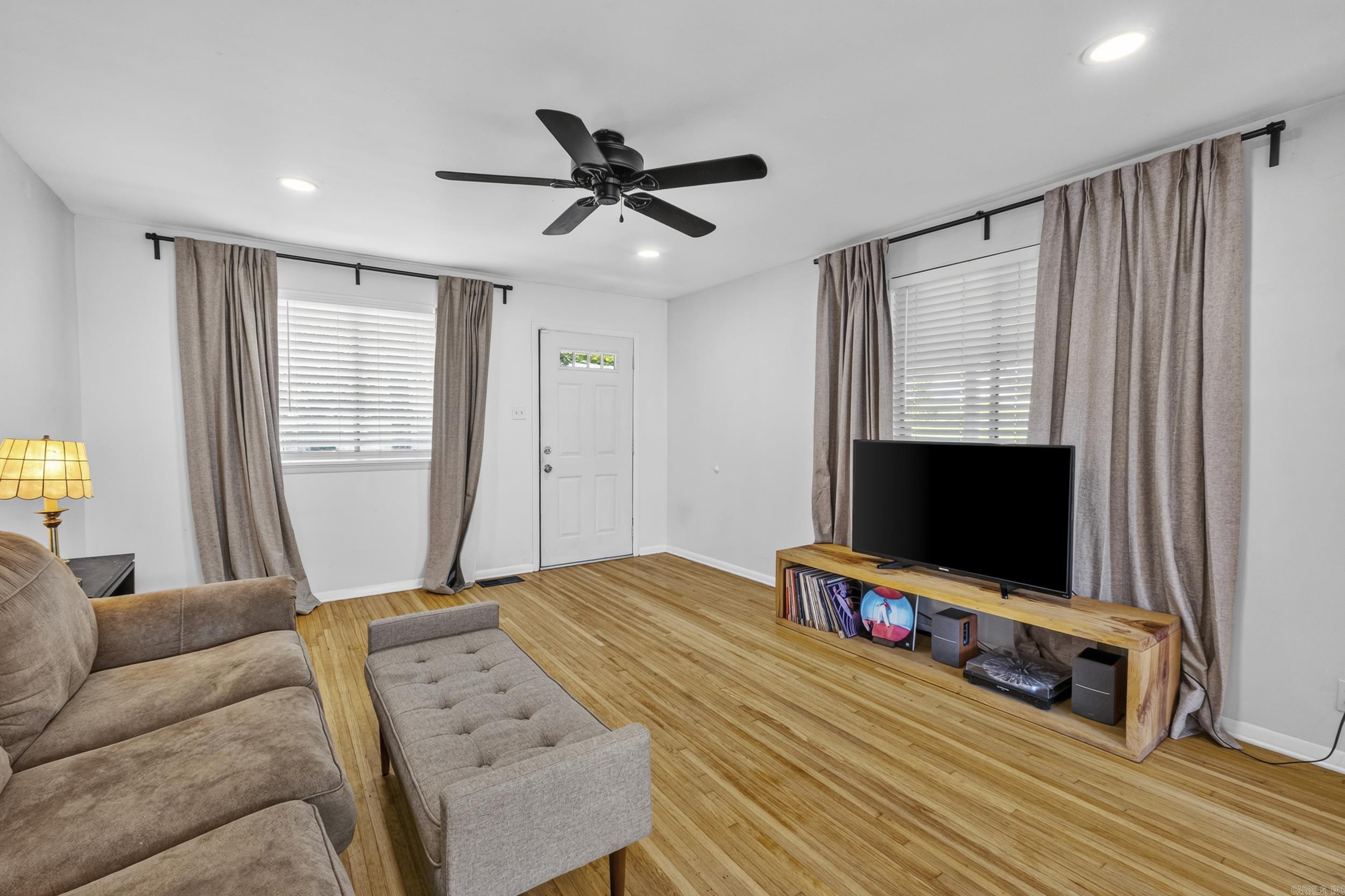 1717 E 31st Property Photo 7