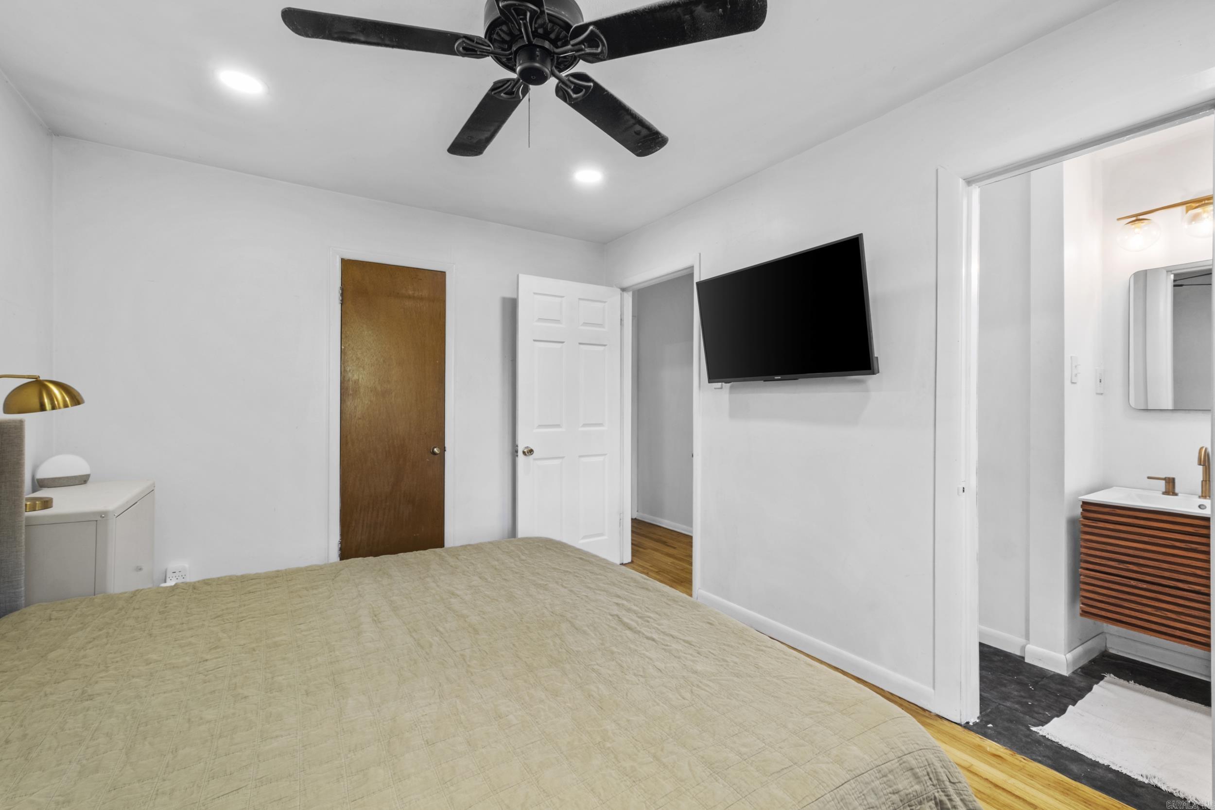 1717 E 31st Property Photo 15