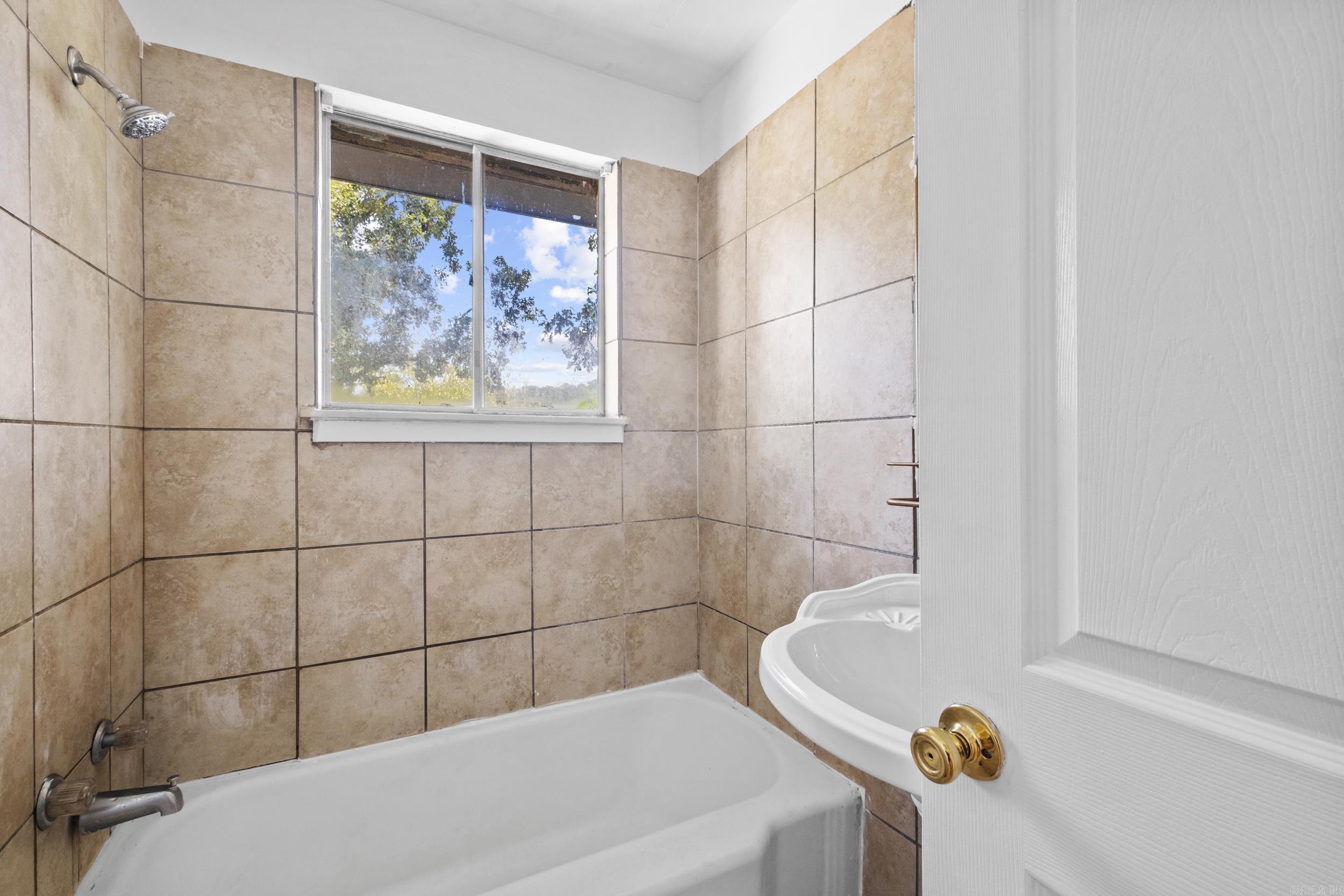 1717 E 31st Property Photo 20