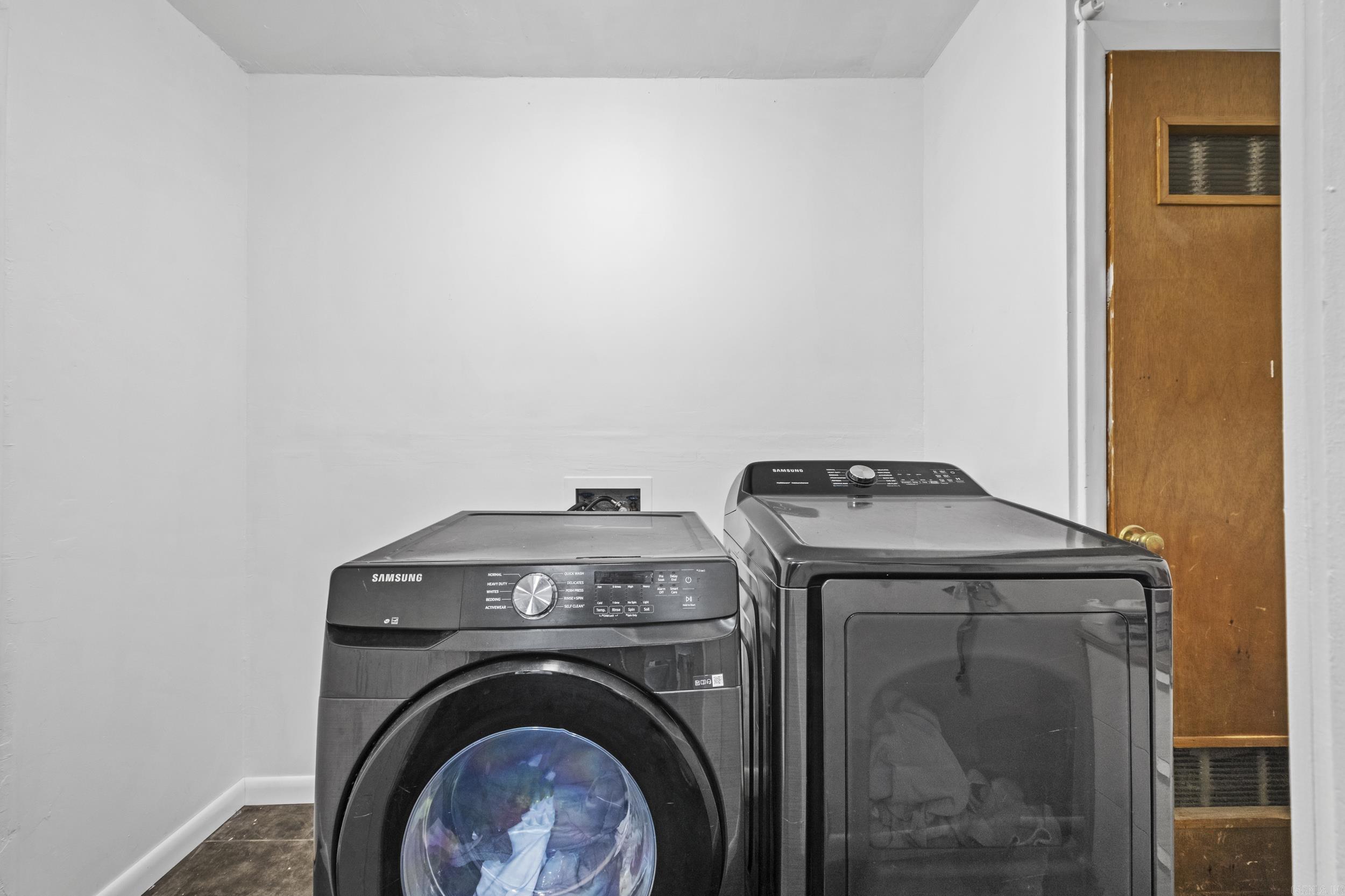 1717 E 31st Property Photo 23