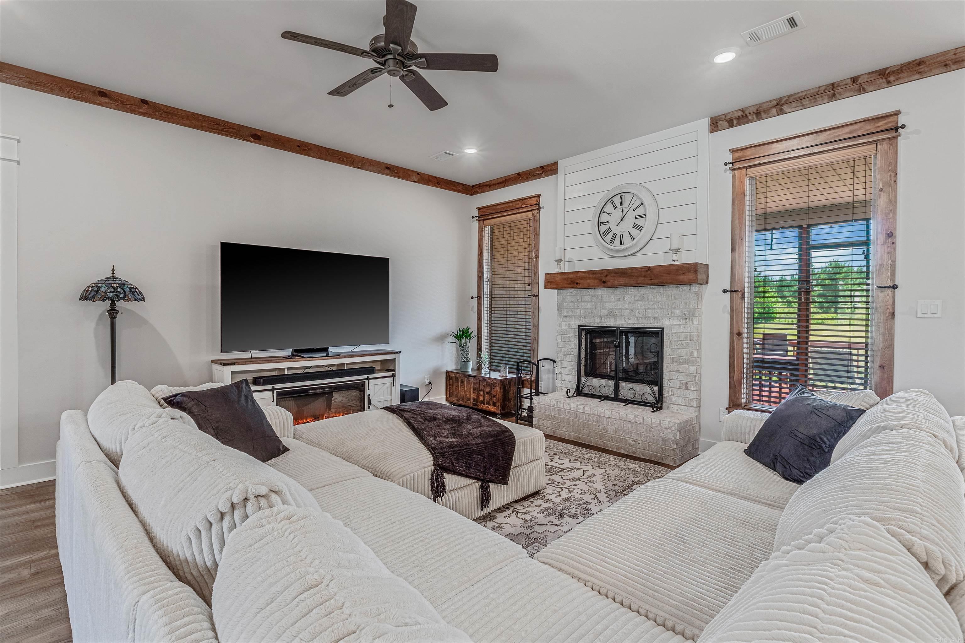 10600 Gunter Loop Property Photo 5