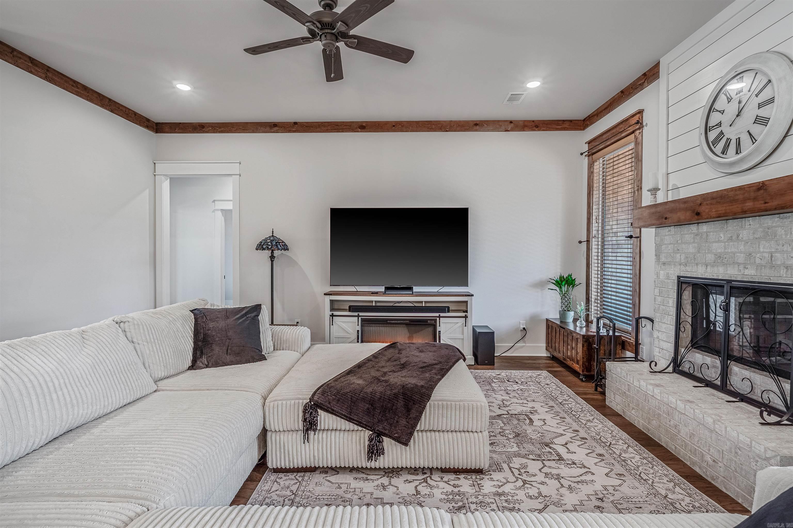 10600 Gunter Loop Property Photo 6