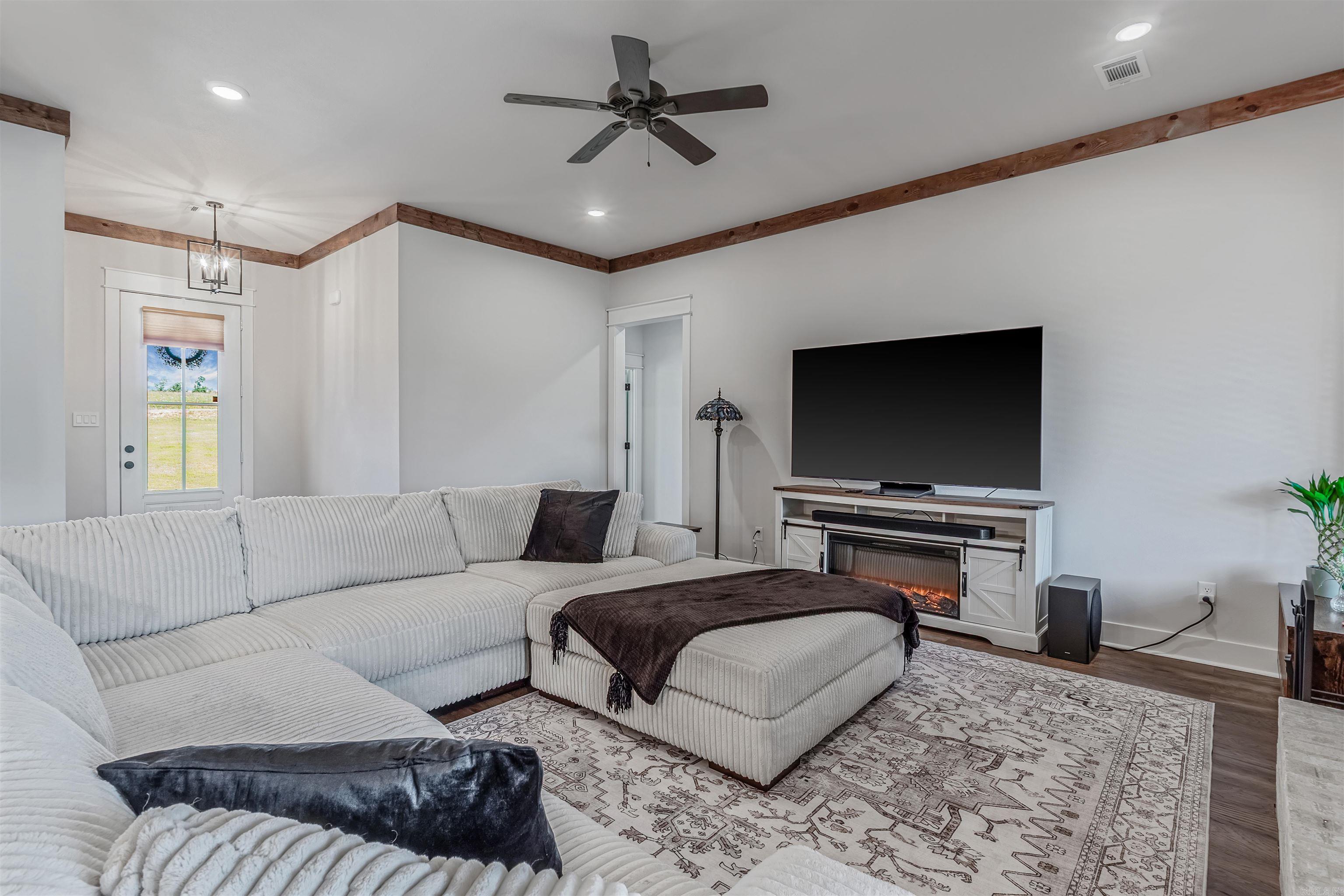 10600 Gunter Loop Property Photo 7