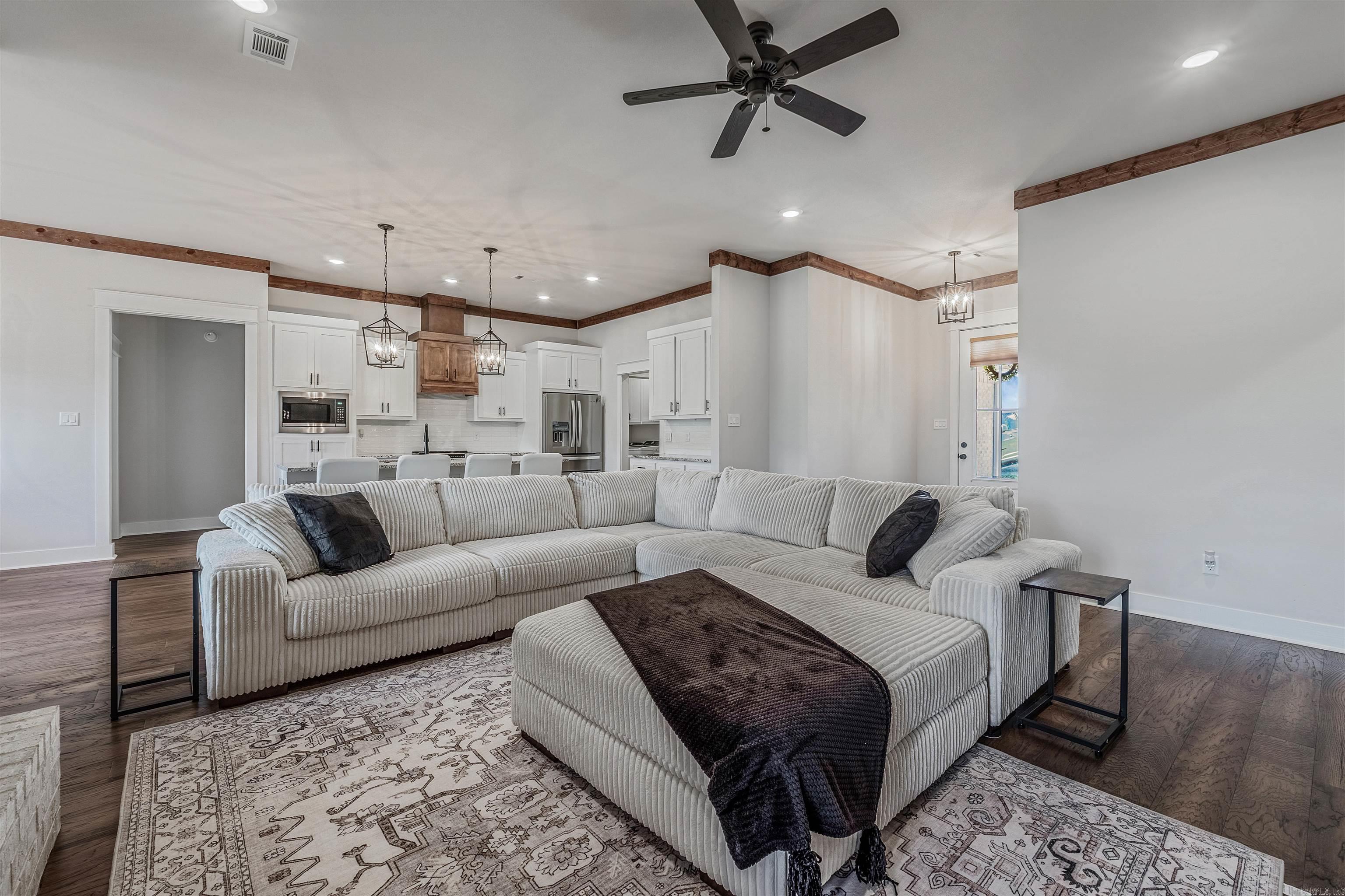 10600 Gunter Loop Property Photo 8