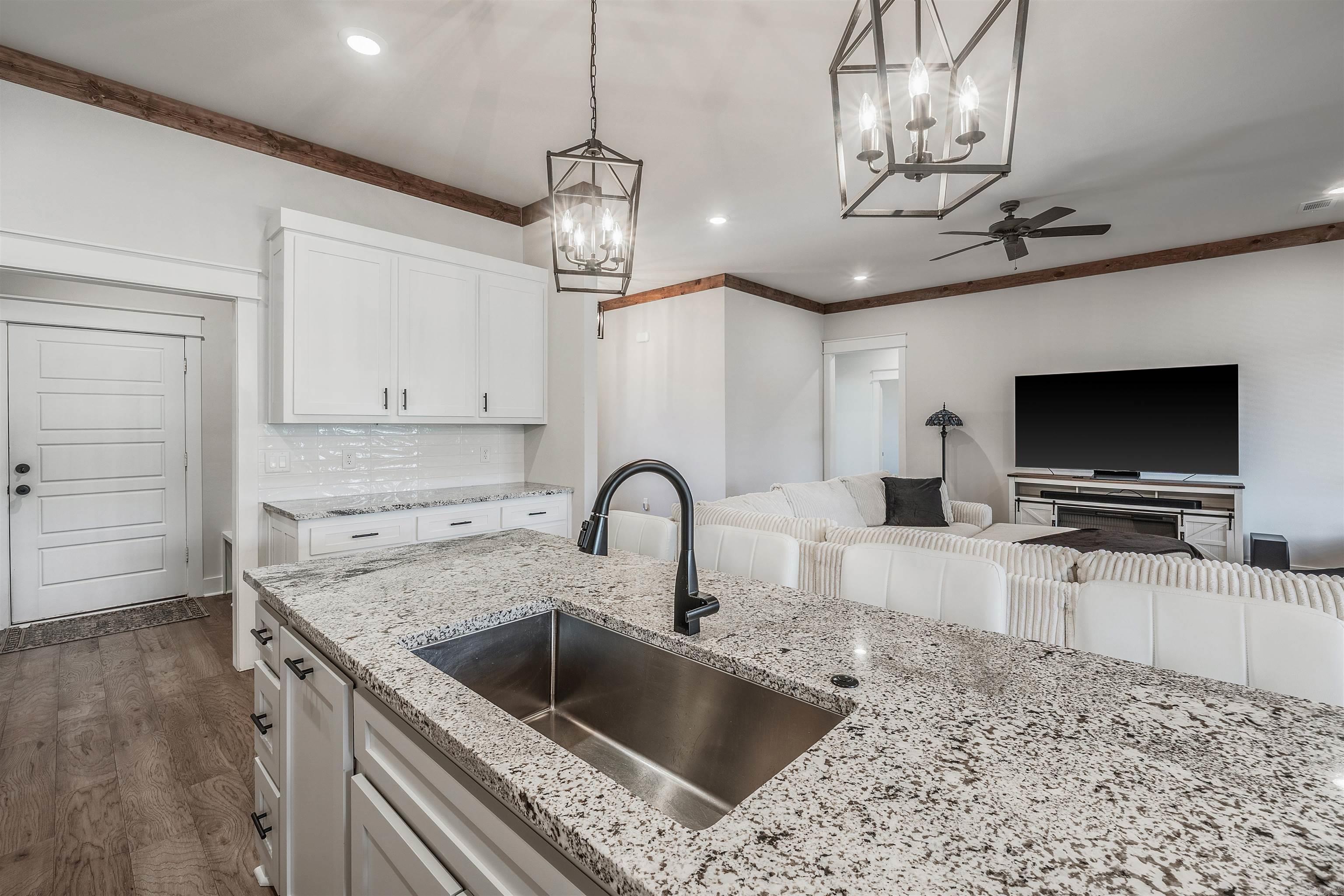 10600 Gunter Loop Property Photo 14