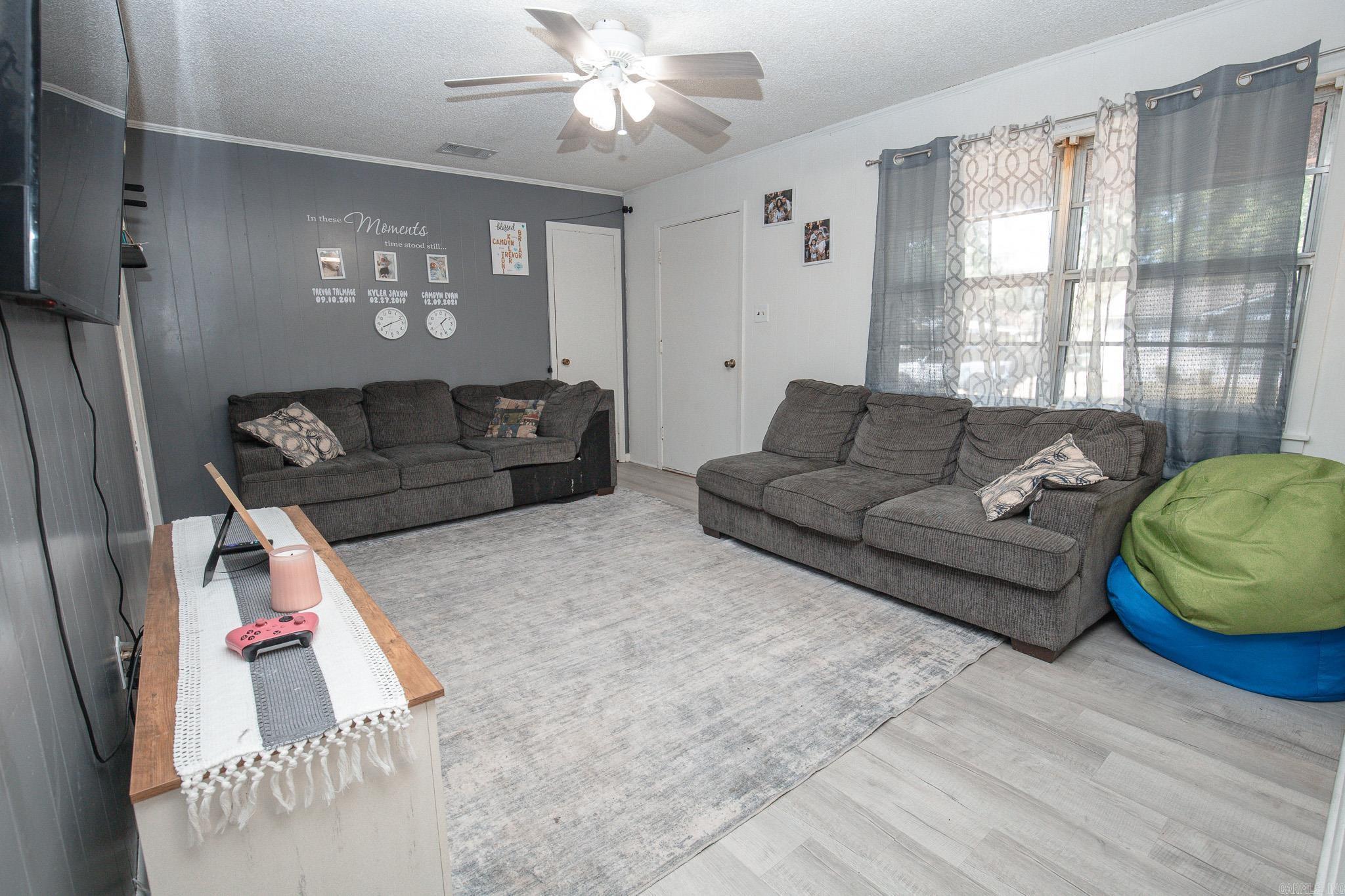 1327 Nottingham Property Photo 9